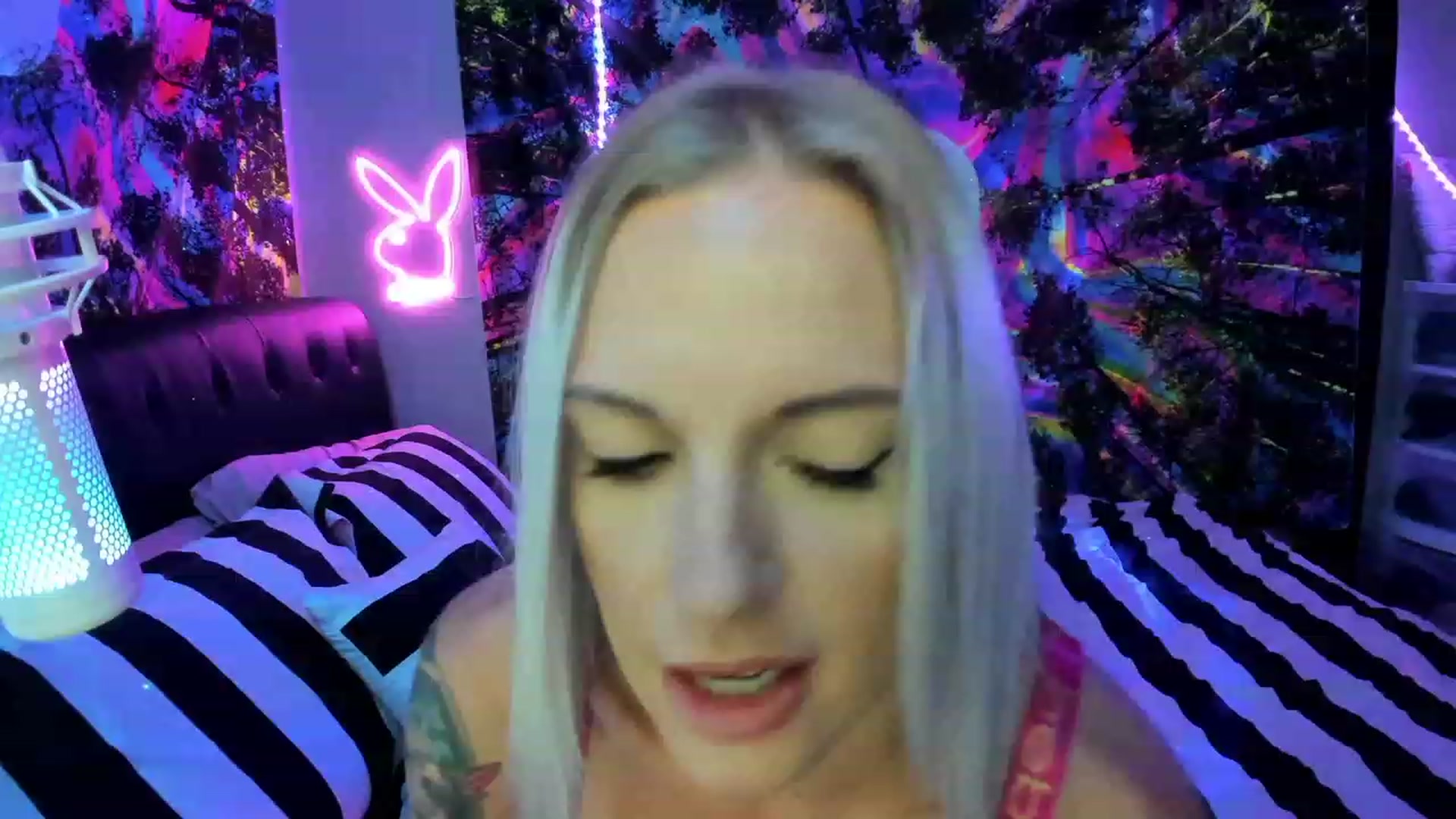 Gallery image thumbnail from Xo_belle's myfreecams stream on, 07/28/2023, 03:27 image 5 of 20