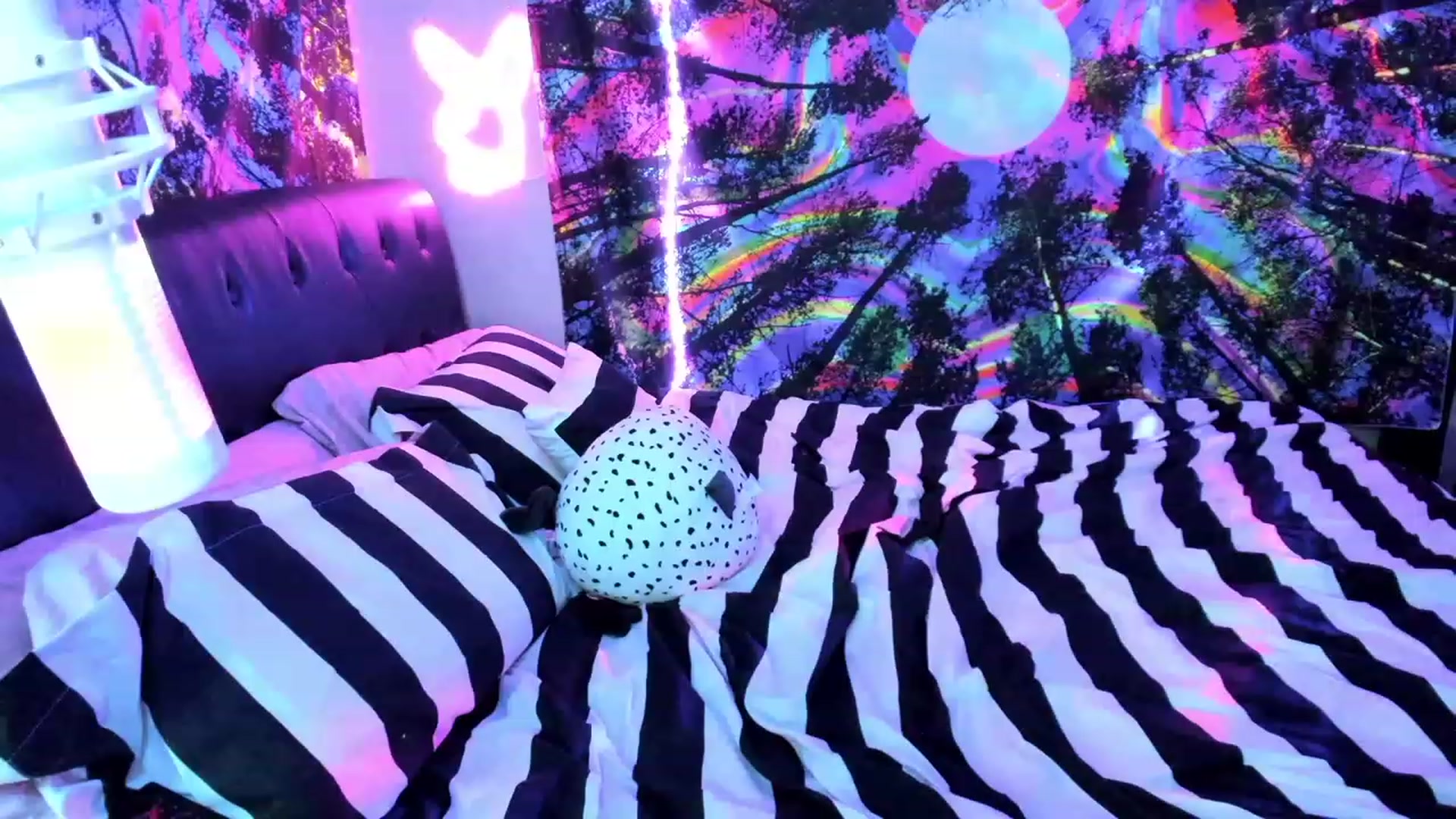 Gallery image thumbnail from Xo_belle's myfreecams stream on, 07/28/2023, 04:50 image 12 of 20