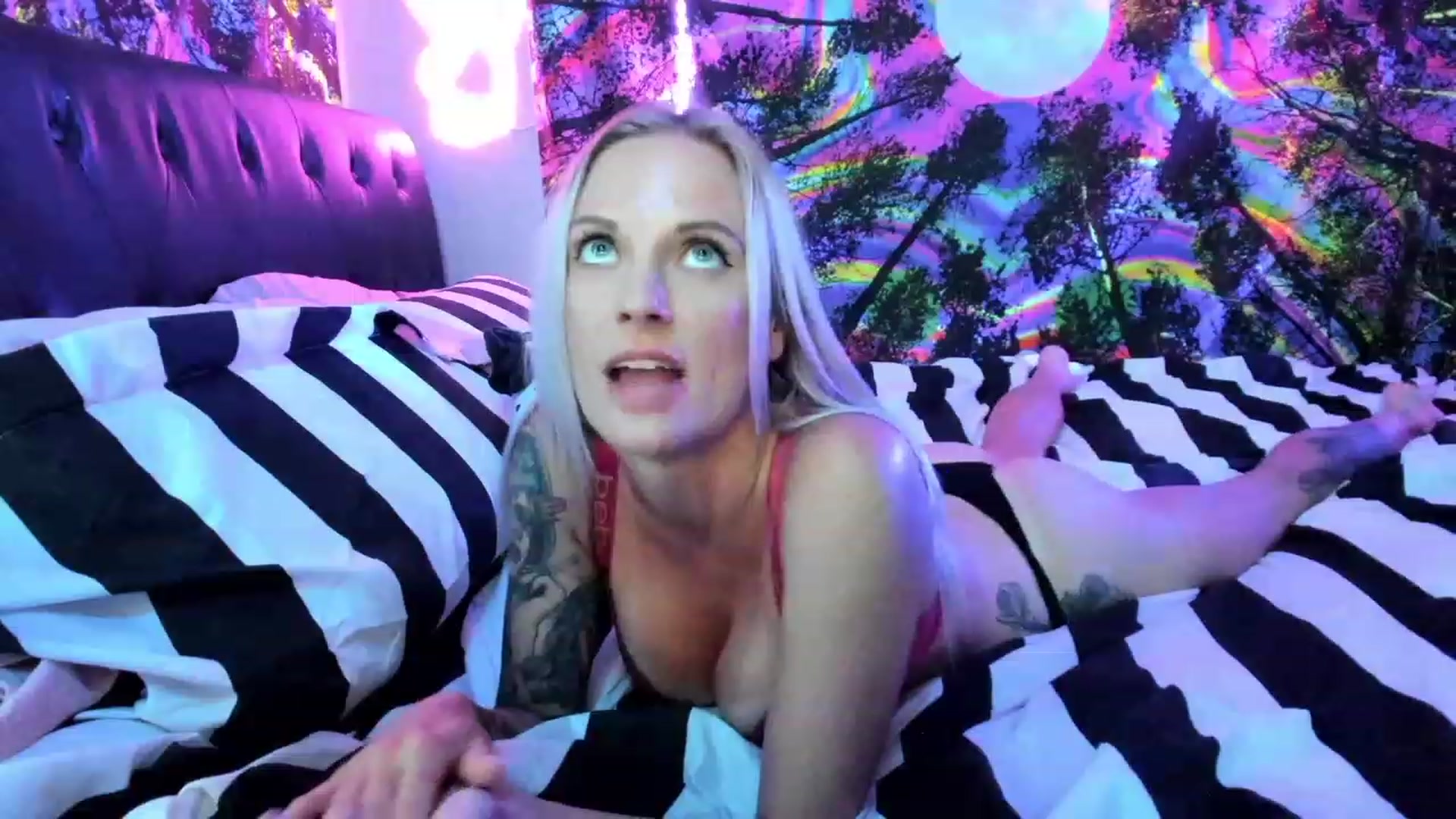 Gallery image thumbnail from Xo_belle's myfreecams stream on, 07/28/2023, 08:52 image 11 of 20