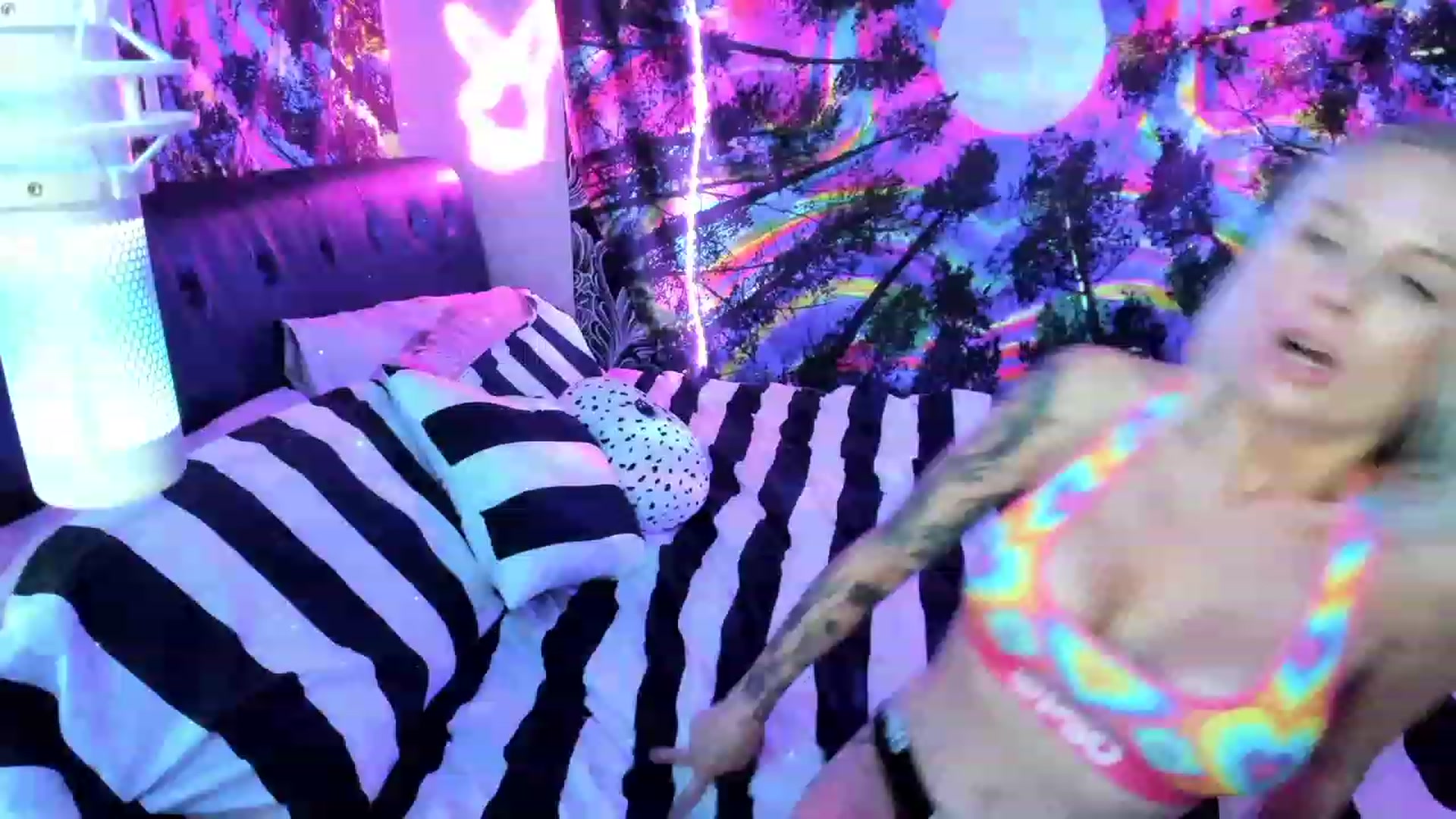 Gallery image thumbnail from Xo_belle's myfreecams stream on, 08/01/2023, 08:13 image 4 of 20