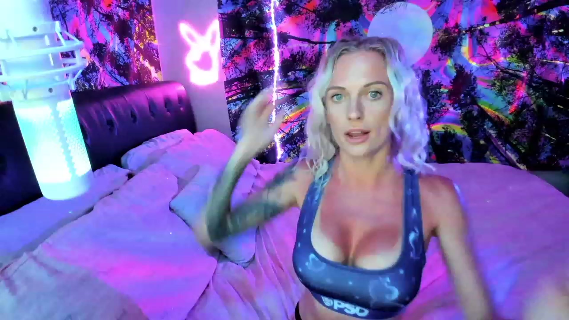 Gallery image thumbnail from Xo_belle's myfreecams stream on, 08/04/2023, 06:45 image 10 of 20