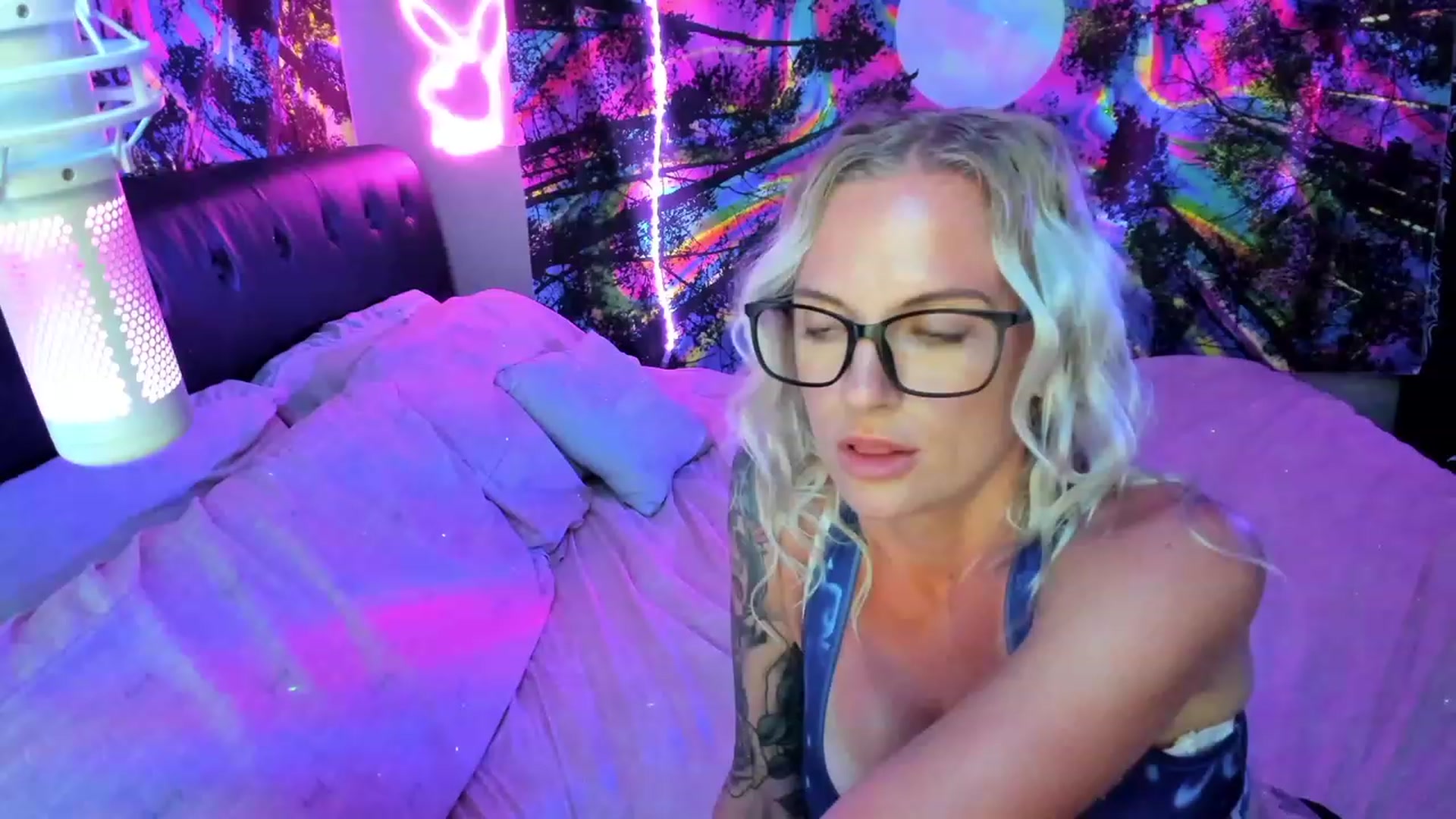 Gallery image thumbnail from Xo_belle's myfreecams stream on, 08/04/2023, 07:28 image 15 of 20