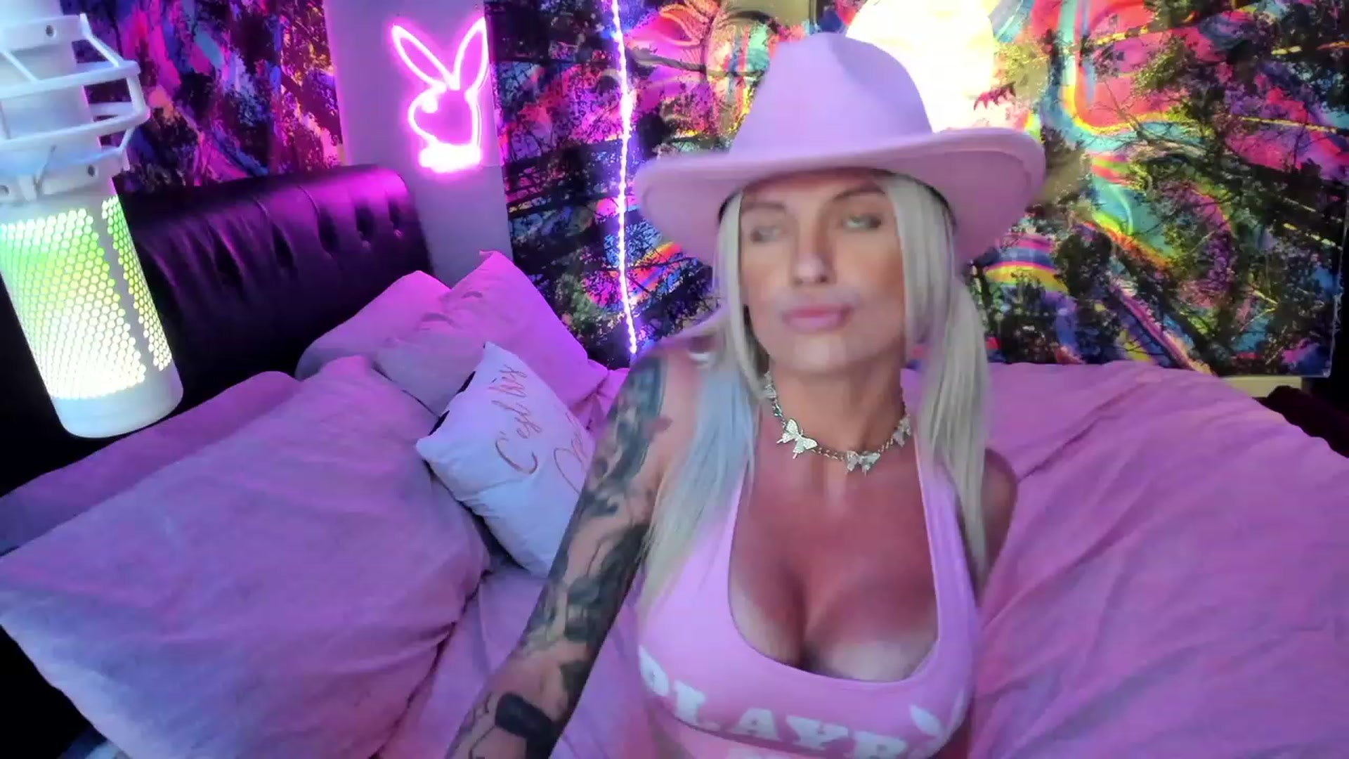 Gallery image thumbnail from Xo_belle's myfreecams stream on, 08/05/2023, 05:18 image 2 of 20