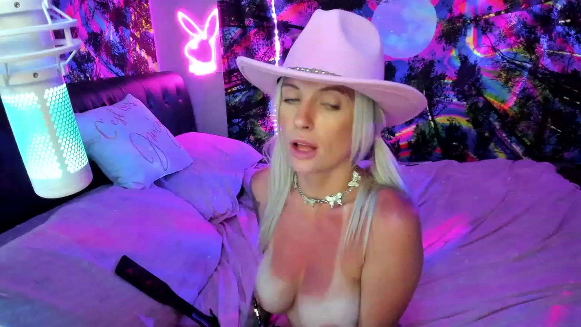 Gallery image thumbnail from Xo_belle's myfreecams stream on, 08/05/2023, 08:54 image 11 of 20