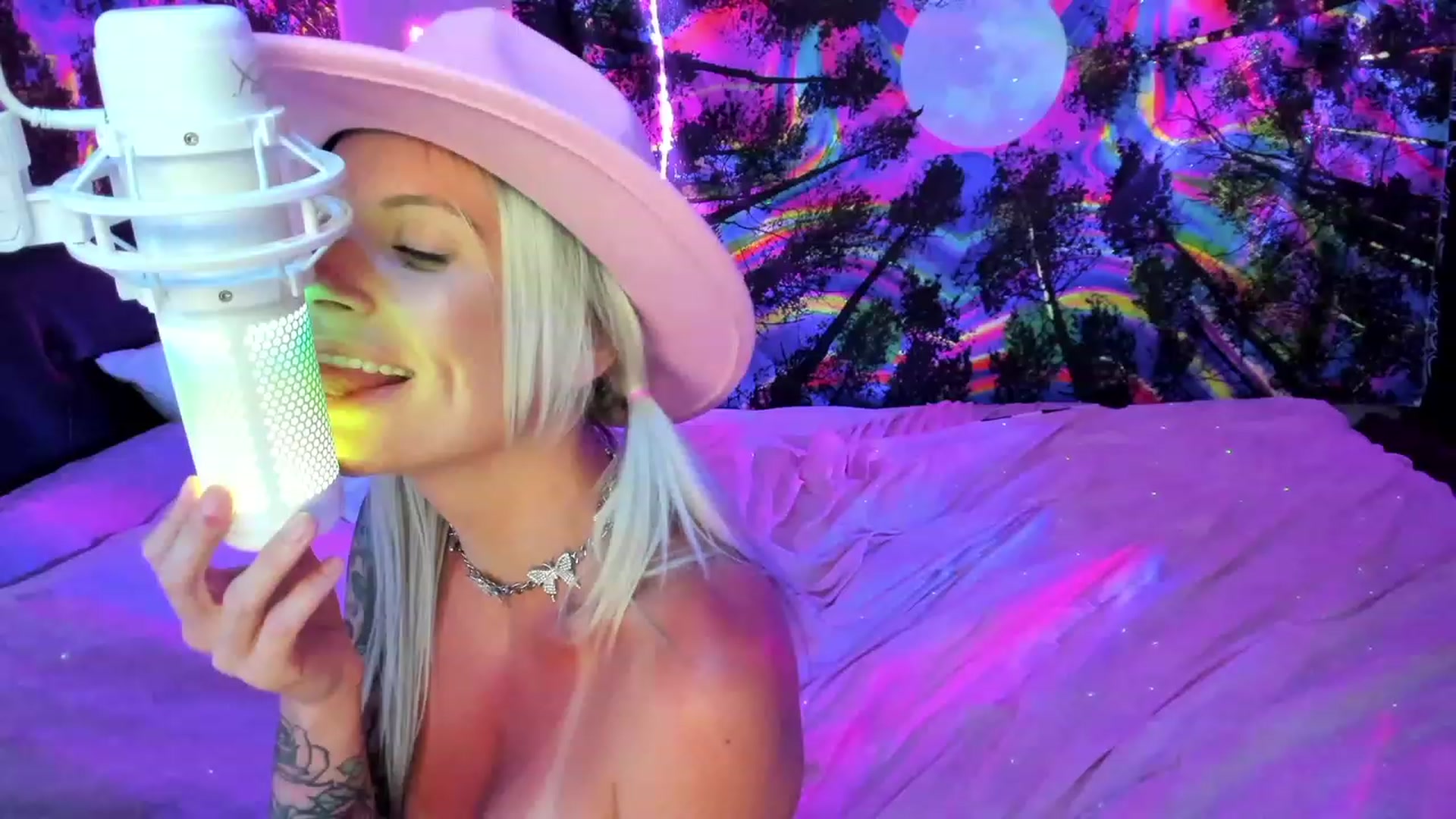 Gallery image thumbnail from Xo_belle's myfreecams stream on, 08/05/2023, 09:33 image 18 of 20
