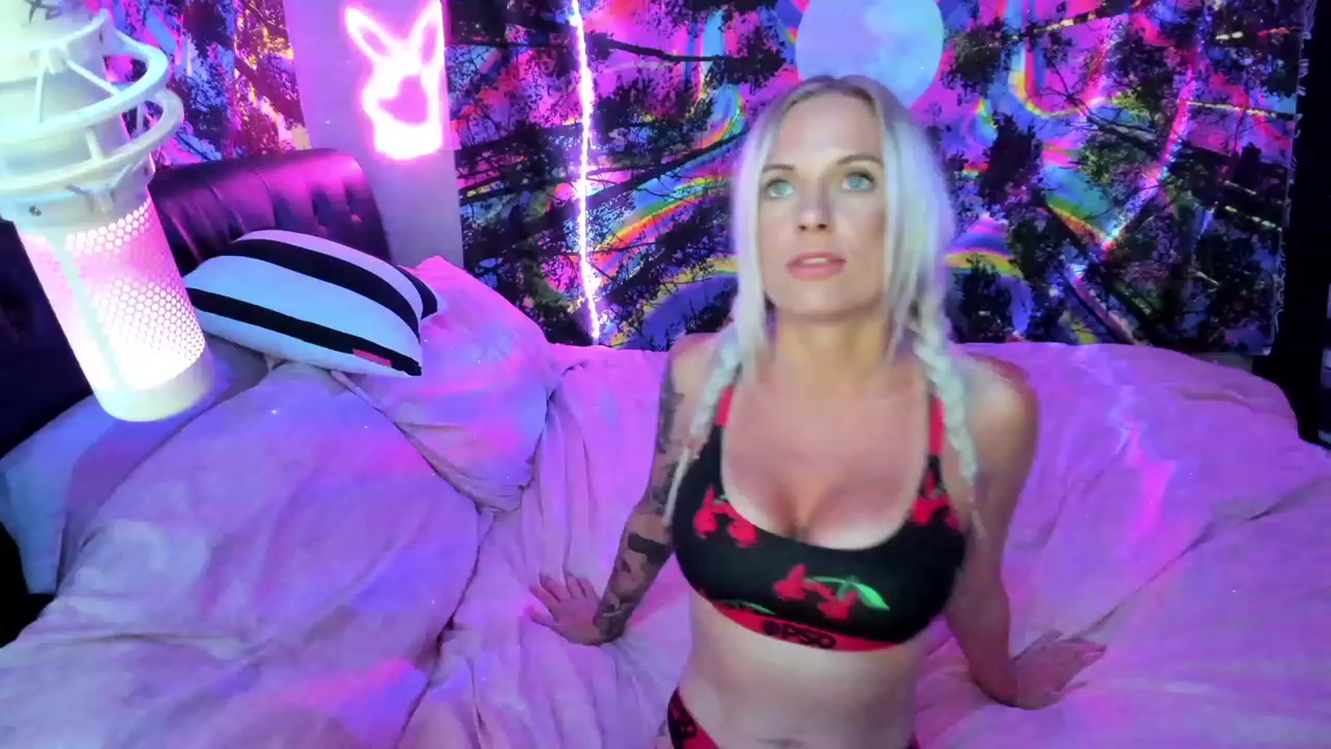 Gallery image thumbnail from Xo_belle's myfreecams stream on, 08/06/2023, 10:13 image 10 of 20