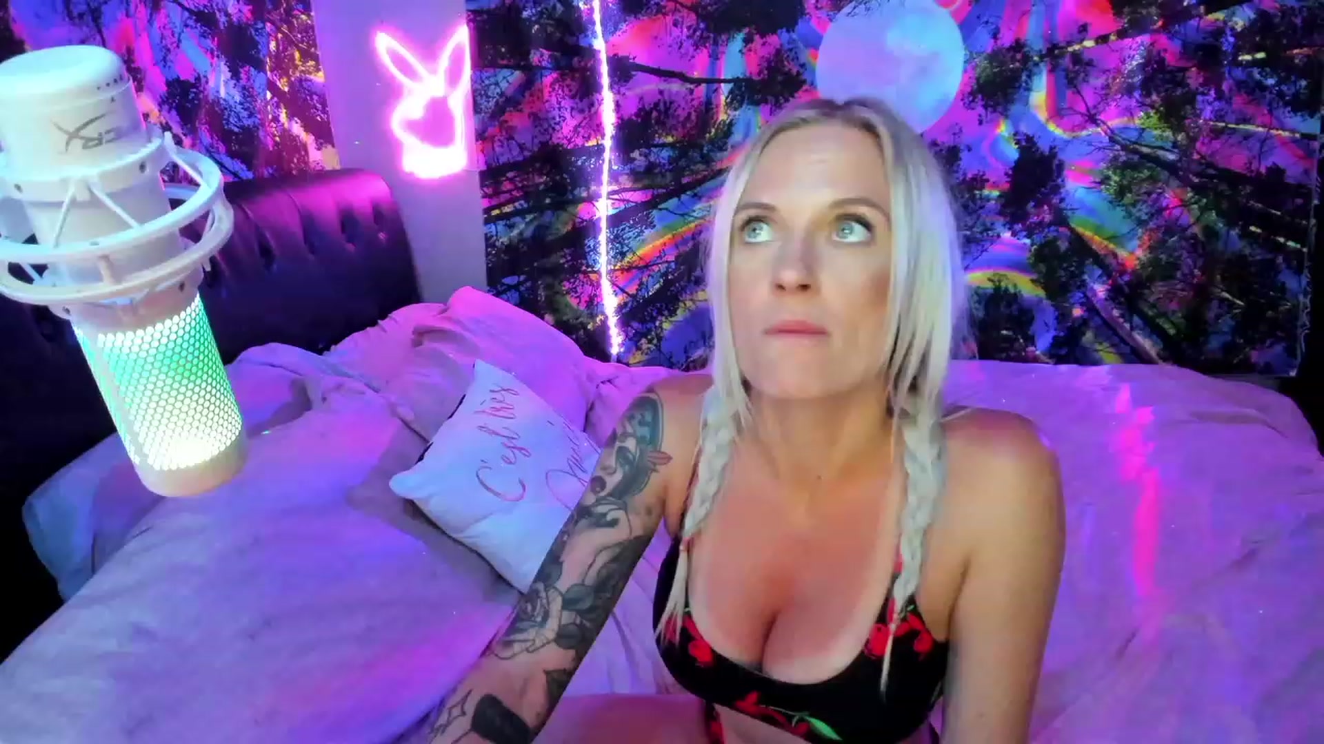 Gallery image thumbnail from Xo_belle's myfreecams stream on, 08/06/2023, 10:28 image 4 of 20