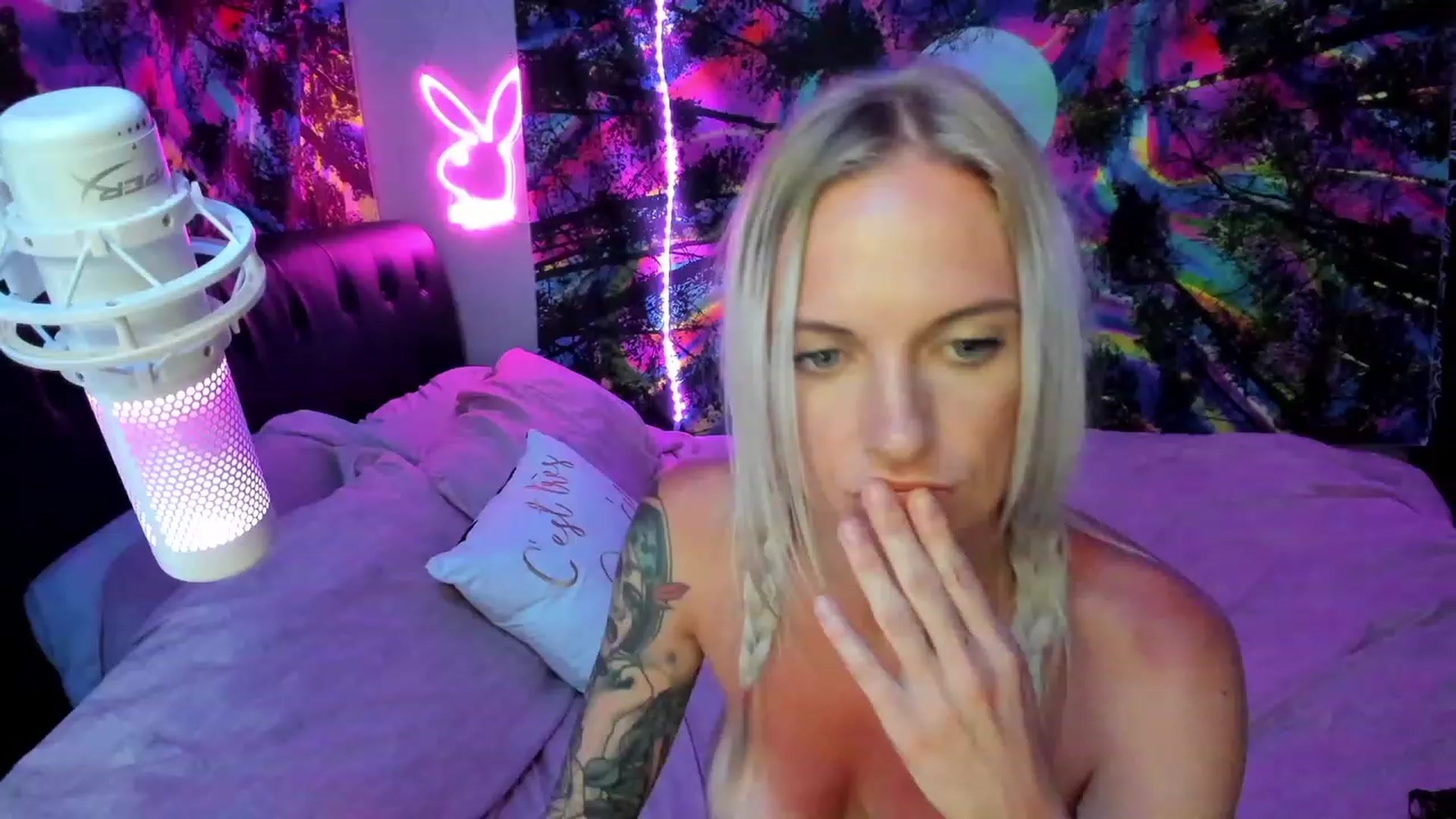 Gallery image thumbnail from Xo_belle's myfreecams stream on, 08/06/2023, 10:28 image 19 of 20