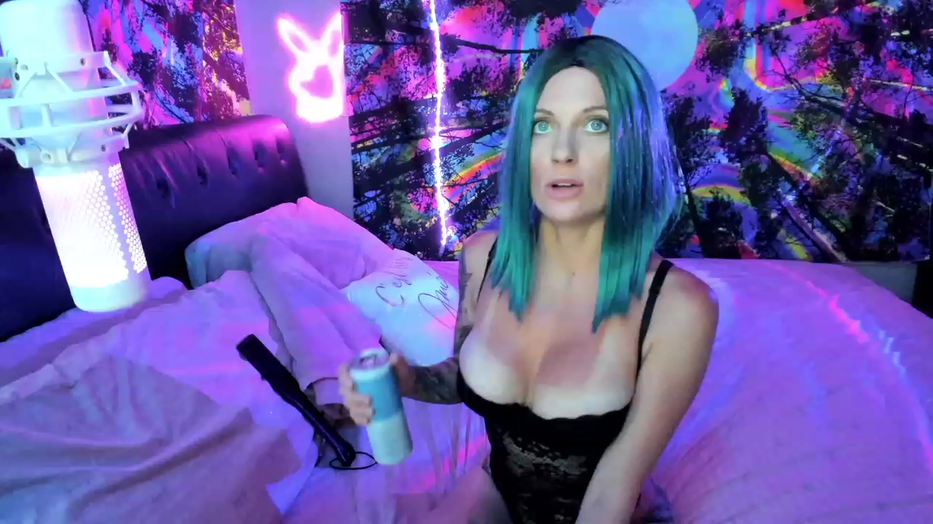 Gallery image thumbnail from Xo_belle's myfreecams stream on, 08/07/2023, 04:08 image 14 of 20