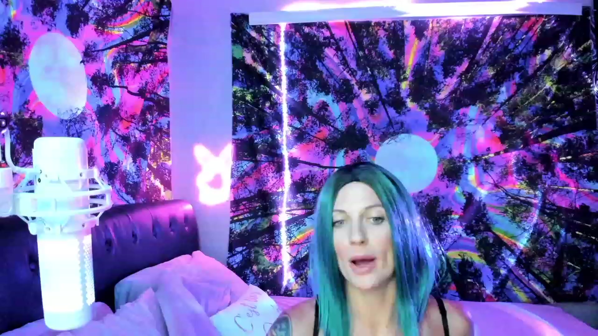 Gallery image thumbnail from Xo_belle's myfreecams stream on, 08/07/2023, 04:08 image 11 of 20