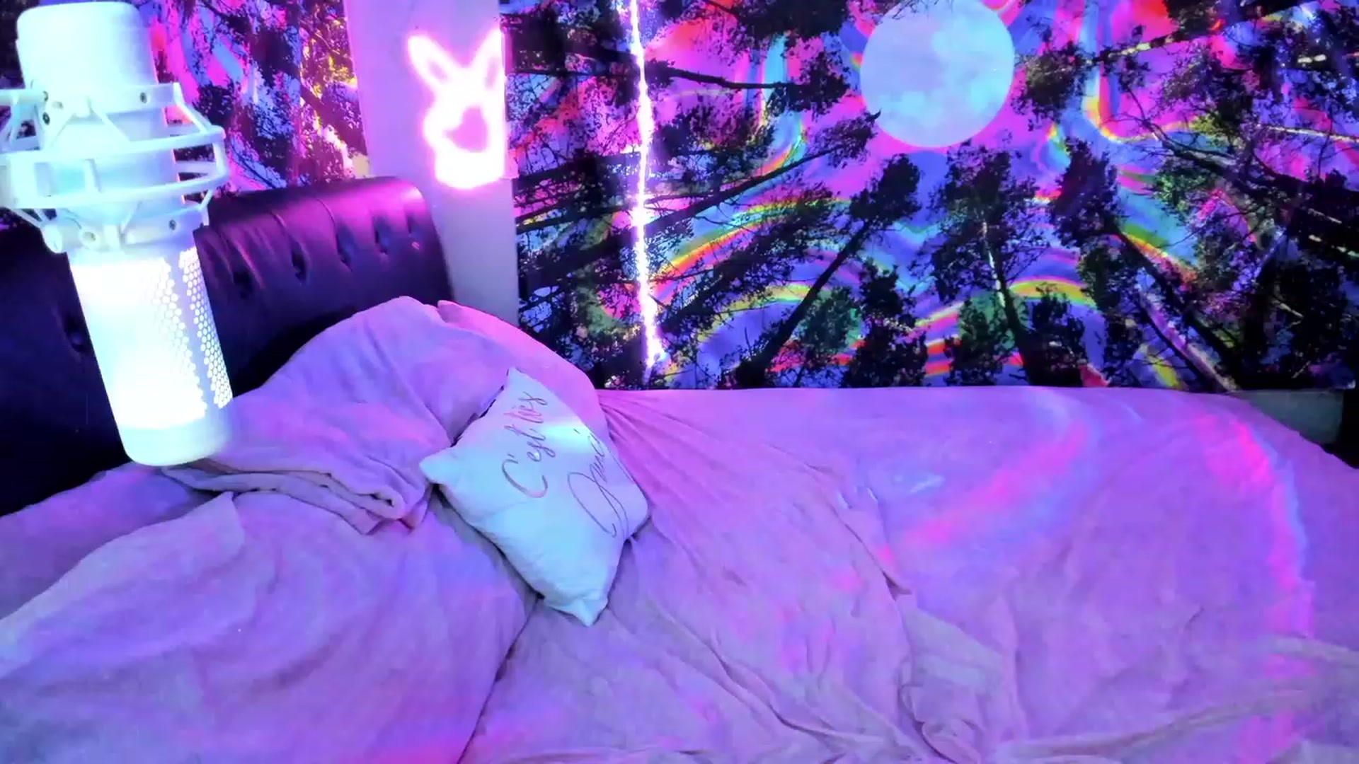 Gallery image thumbnail from Xo_belle's myfreecams stream on, 08/07/2023, 08:12 image 20 of 20