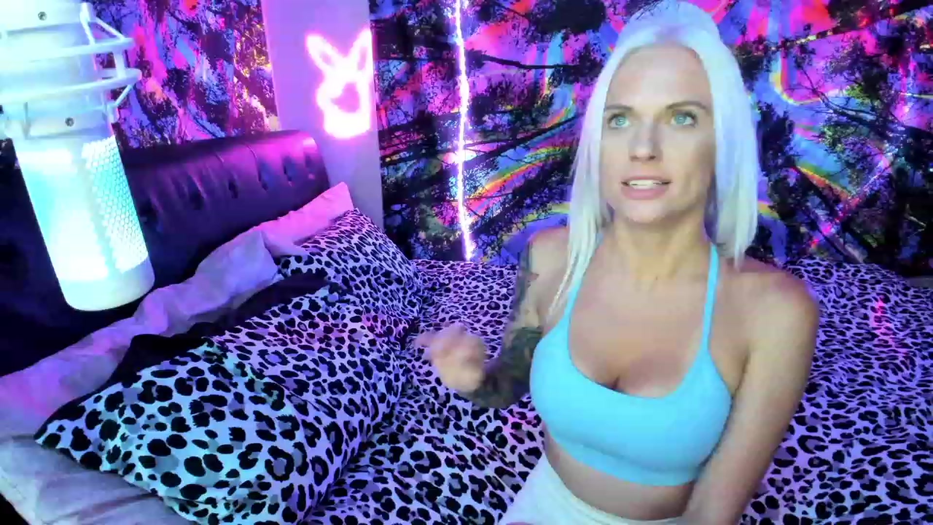 Gallery image thumbnail from Xo_belle's myfreecams stream on, 08/10/2023, 05:02 image 7 of 20