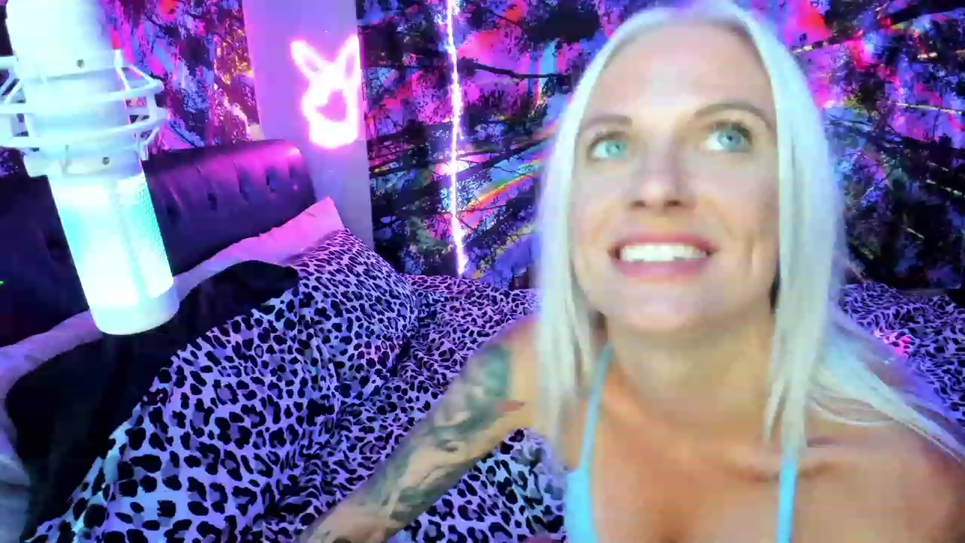 Gallery image thumbnail from Xo_belle's myfreecams stream on, 08/10/2023, 09:16 image 12 of 20