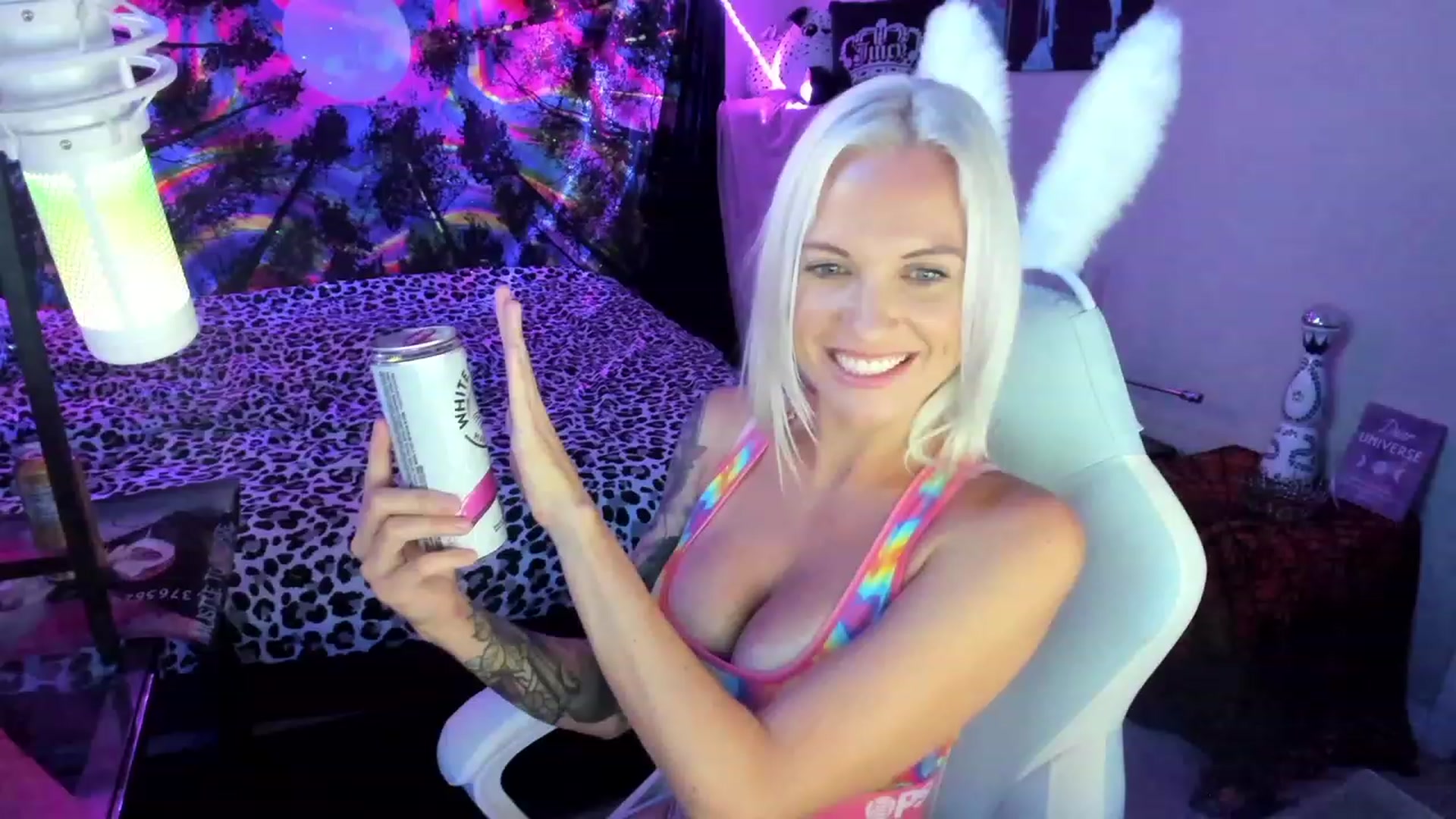Gallery image thumbnail from Xo_belle's myfreecams stream on, 08/17/2023, 06:18 image 15 of 20