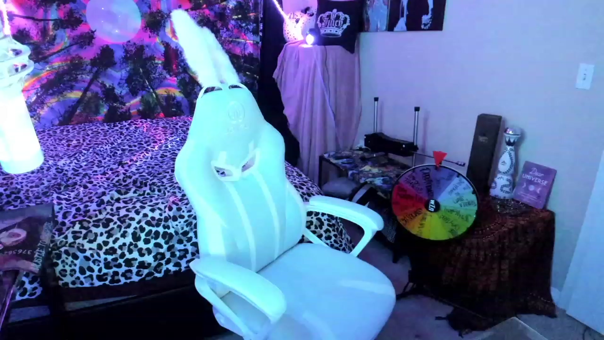 Gallery image thumbnail from Xo_belle's myfreecams stream on, 08/18/2023, 10:20 image 1 of 20