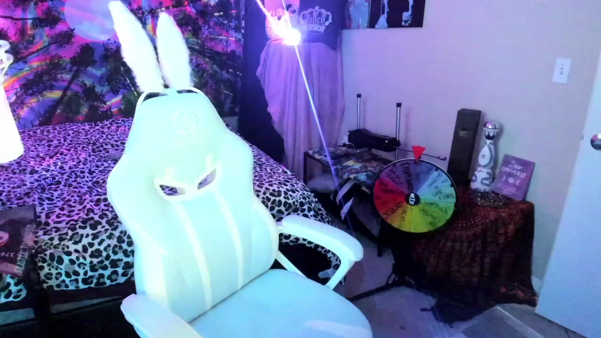 Gallery image thumbnail from Xo_belle's myfreecams stream on, 08/18/2023, 11:29 image 19 of 20