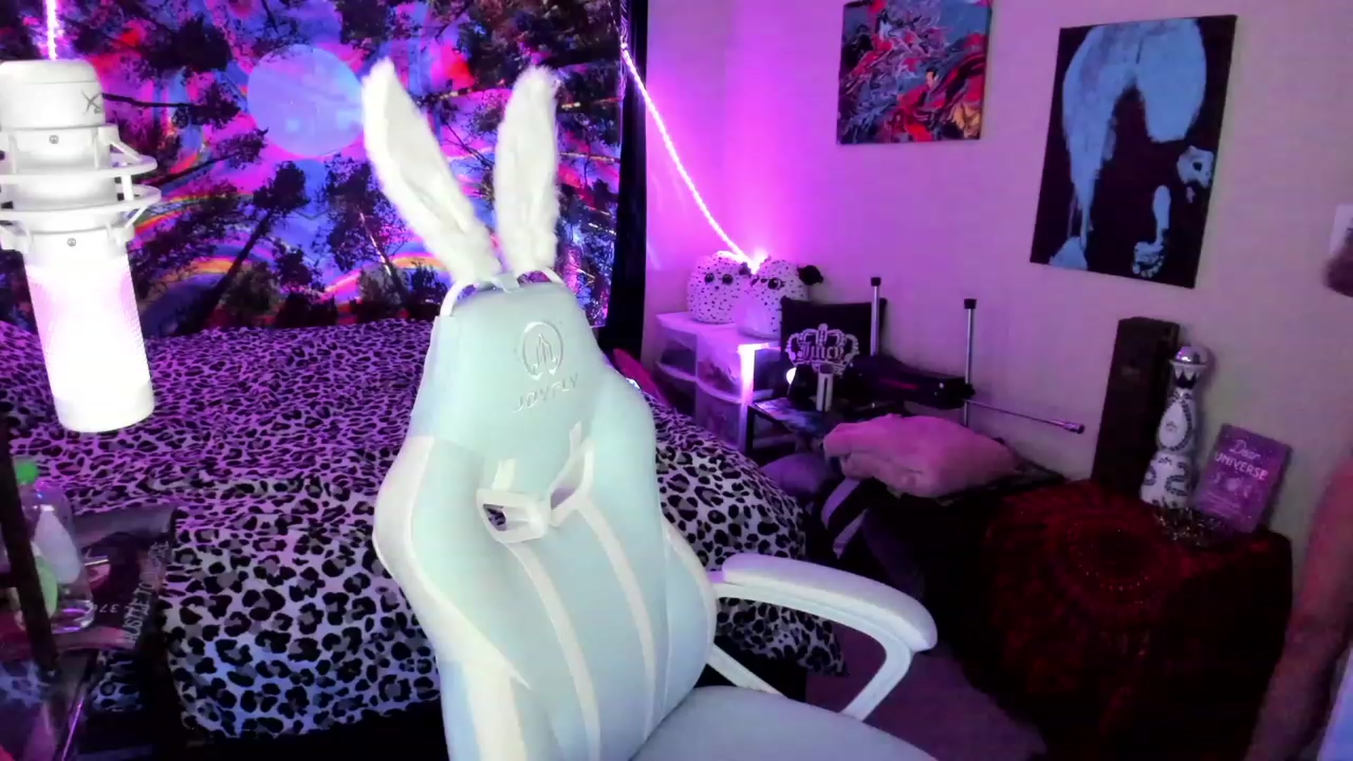 Gallery image thumbnail from Xo_belle's myfreecams stream on, 08/20/2023, 08:21 image 6 of 20