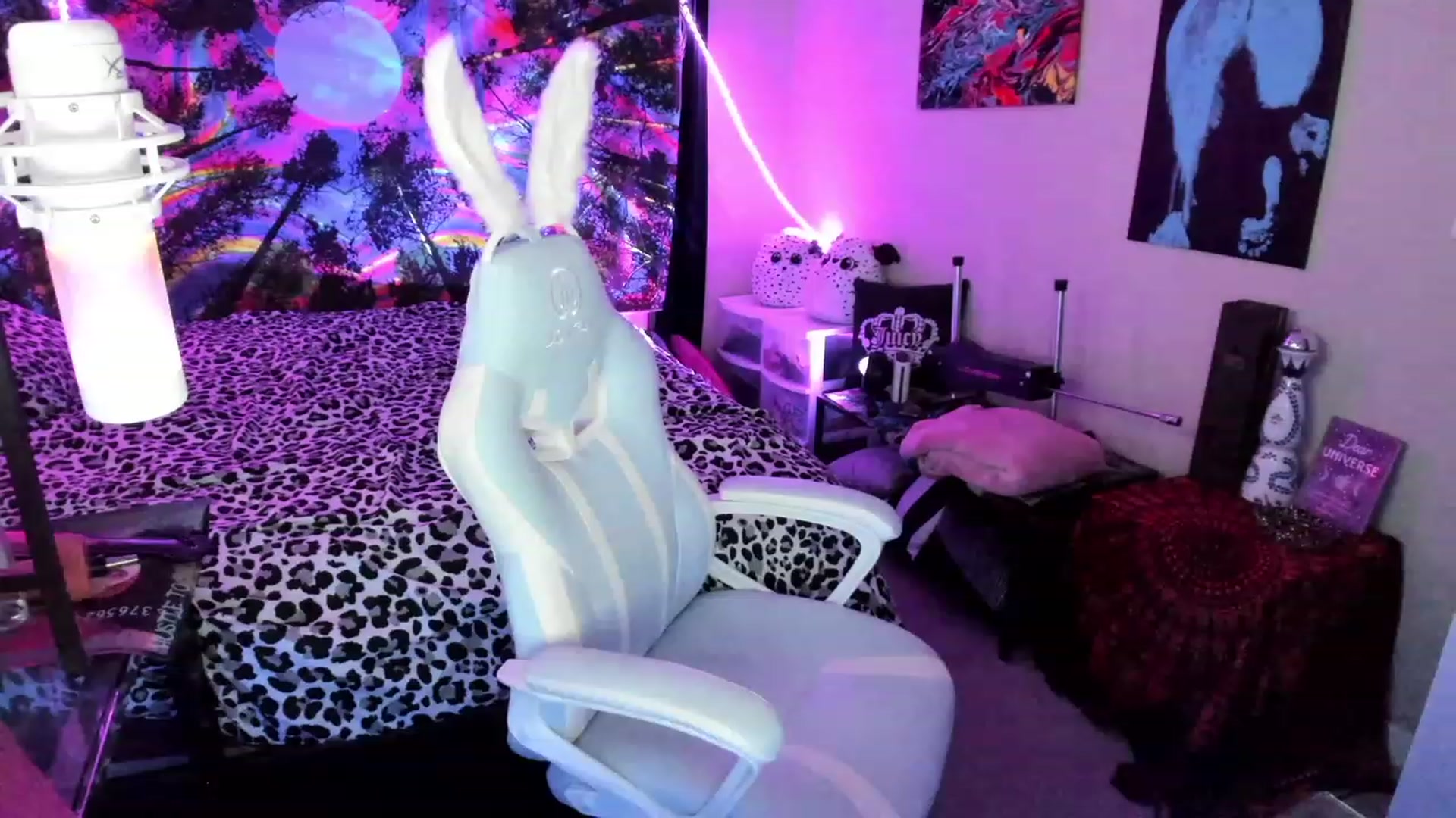 Gallery image thumbnail from Xo_belle's myfreecams stream on, 08/20/2023, 09:26 image 10 of 20