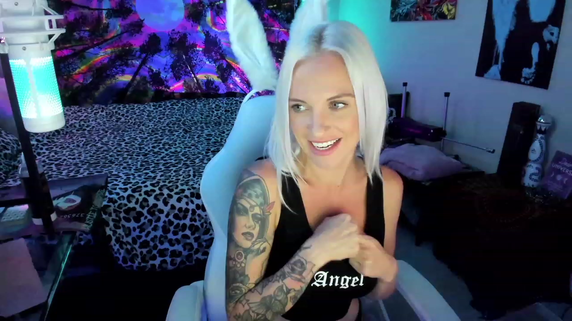 Gallery image thumbnail from Xo_belle's myfreecams stream on, 08/21/2023, 08:19 image 2 of 20