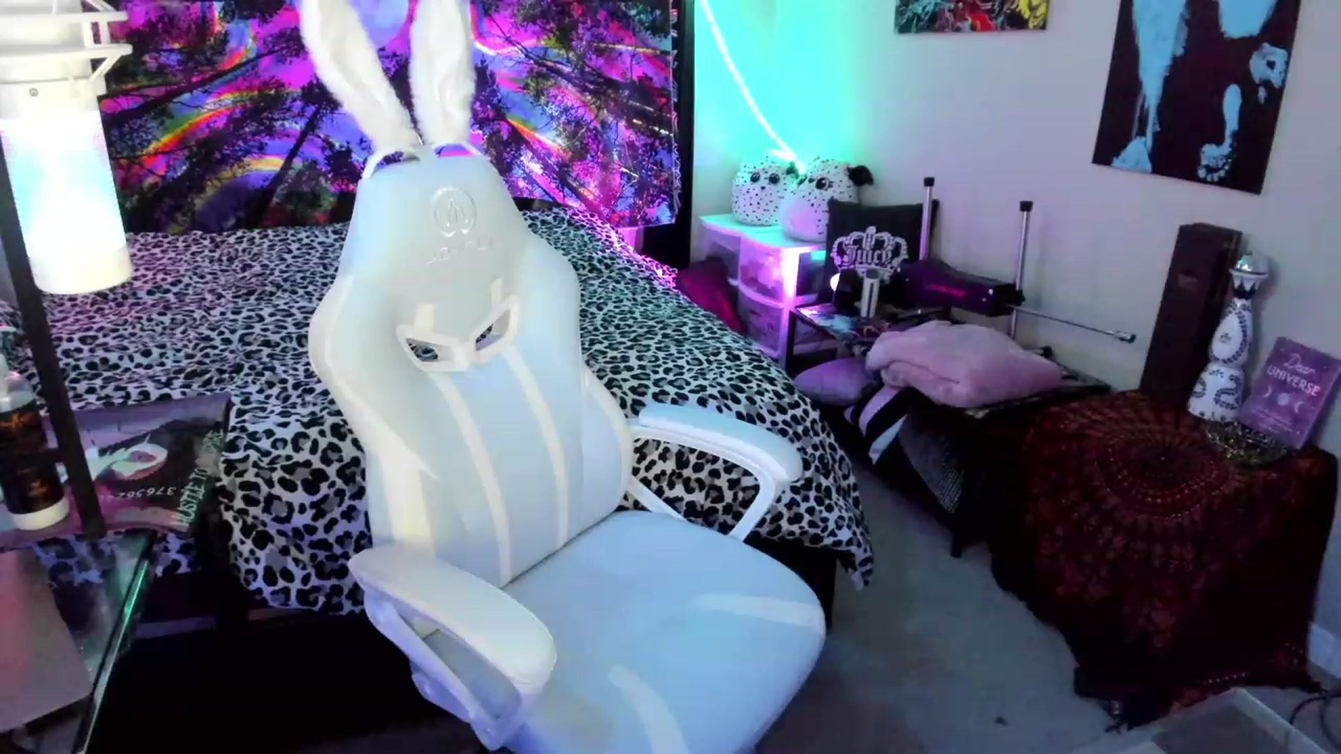 Gallery image thumbnail from Xo_belle's myfreecams stream on, 08/21/2023, 08:19 image 16 of 20
