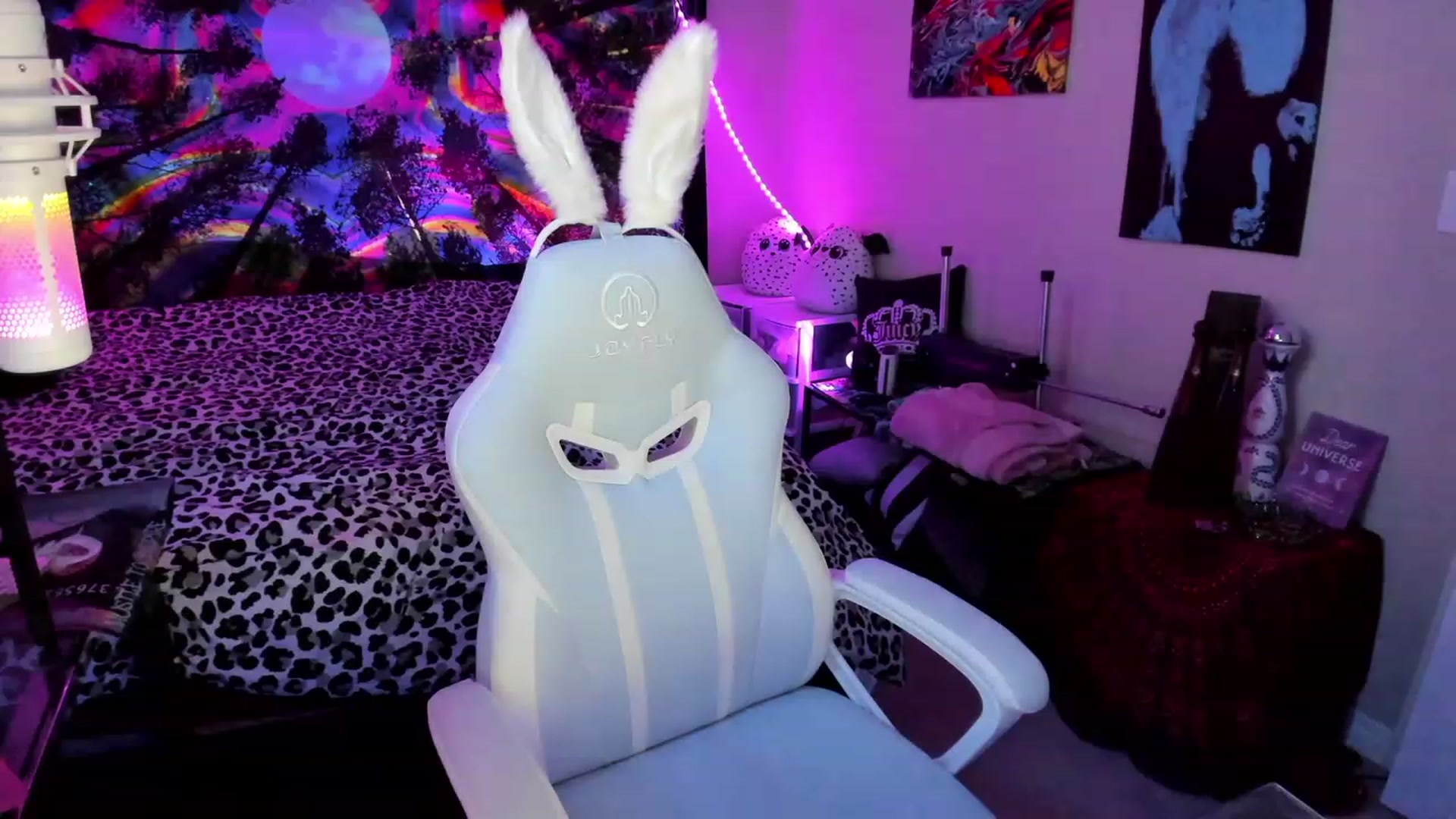 Gallery image thumbnail from Xo_belle's myfreecams stream on, 08/23/2023, 05:23 image 18 of 20