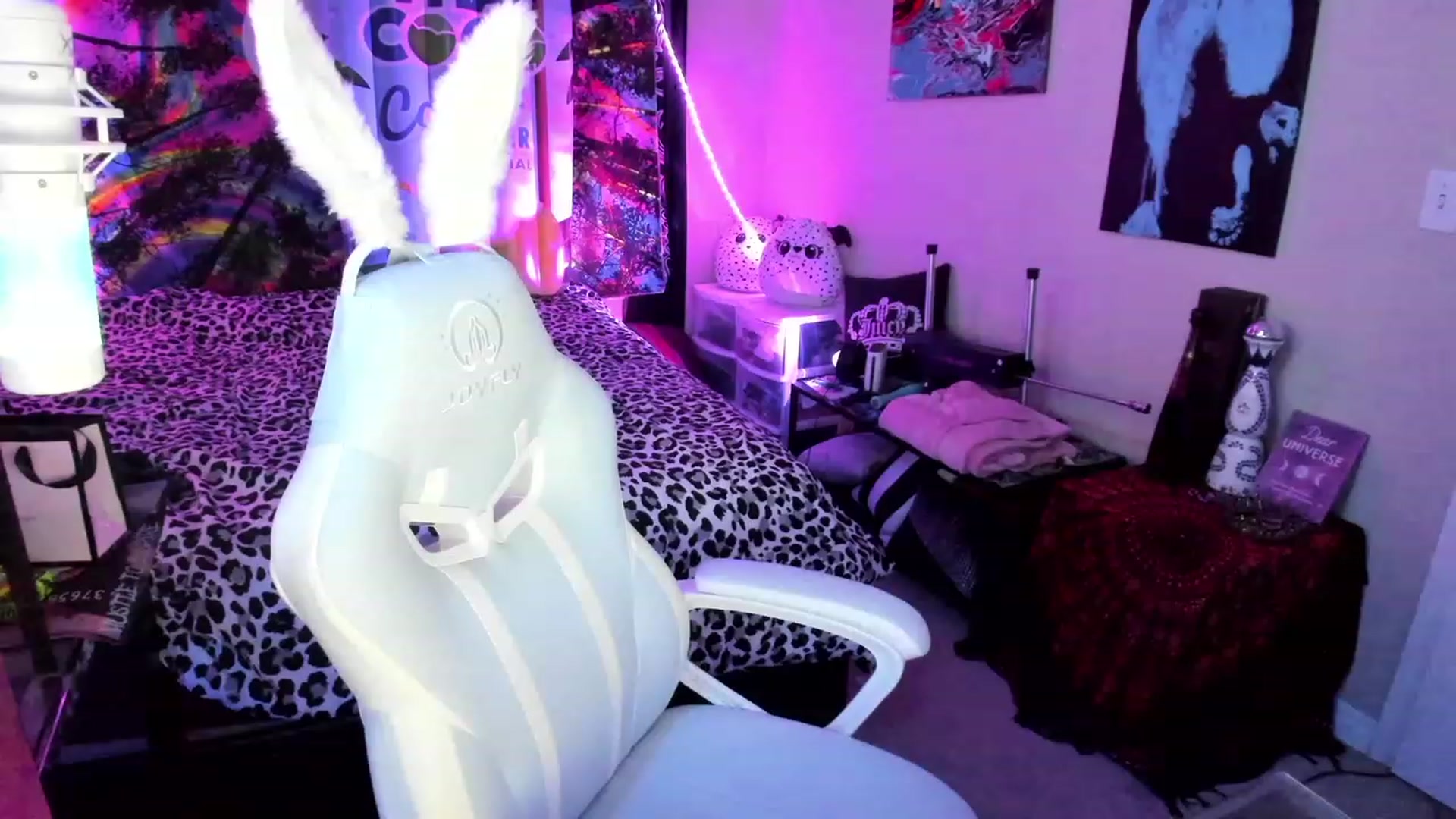 Gallery image thumbnail from Xo_belle's myfreecams stream on, 08/24/2023, 11:06 image 9 of 20