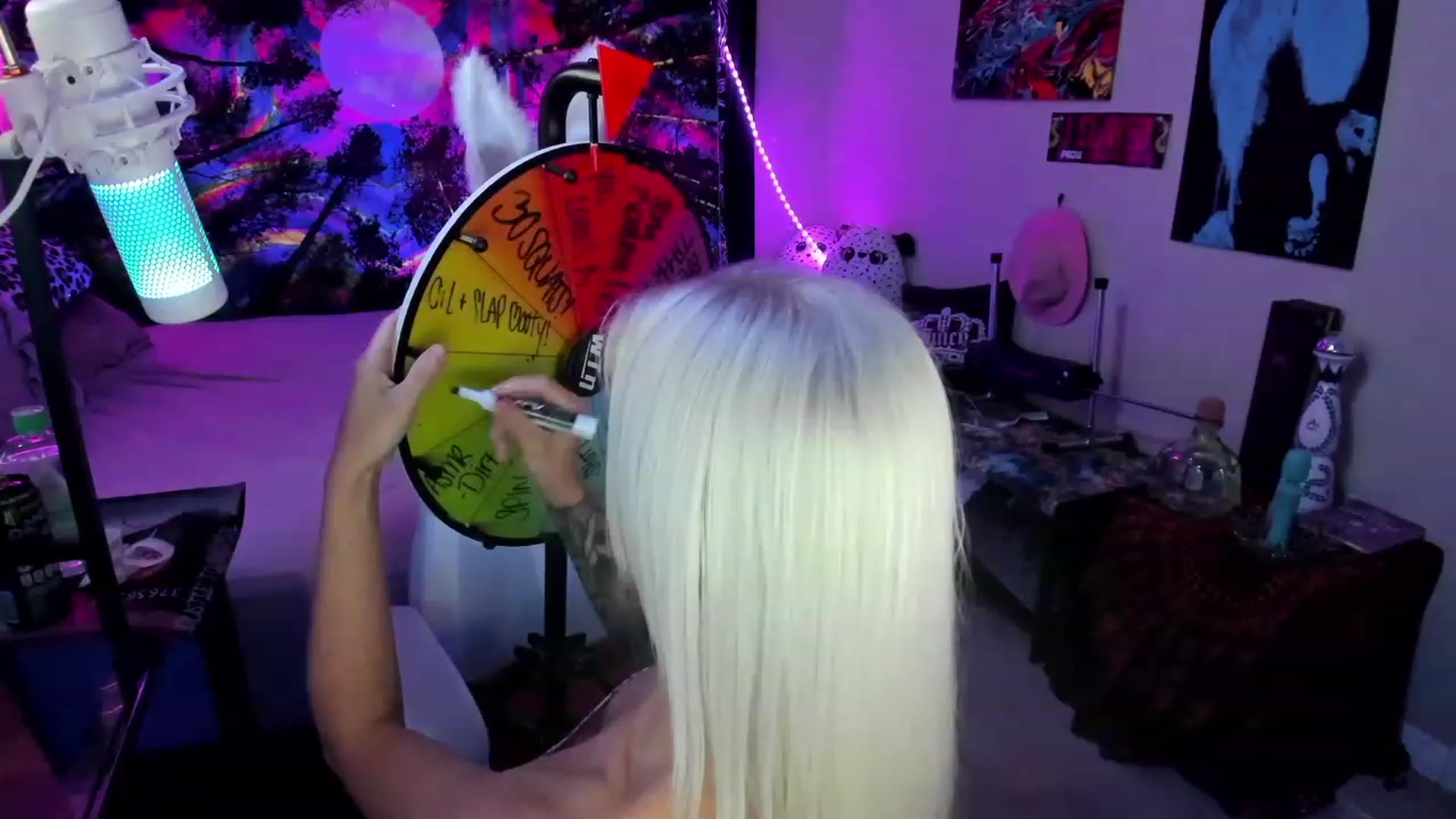 Gallery image thumbnail from Xo_belle's myfreecams stream on, 08/30/2023, 05:24 image 14 of 20