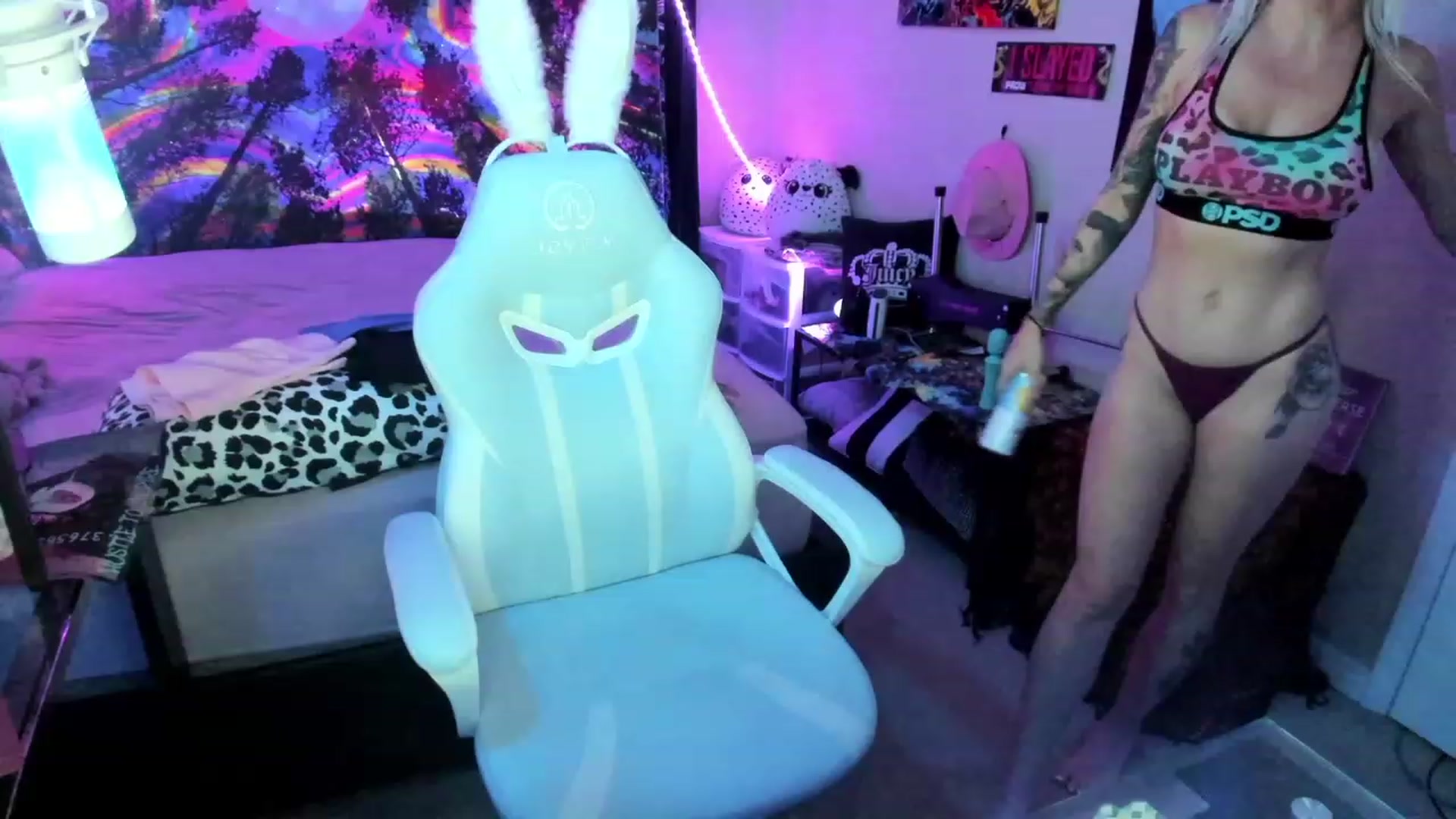 Gallery image thumbnail from Xo_belle's myfreecams stream on, 08/31/2023, 08:06 image 18 of 20