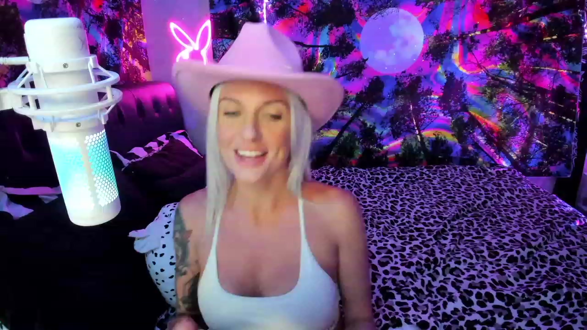 Gallery image thumbnail from Xo_belle's myfreecams stream on, 09/03/2023, 07:09 image 1 of 20
