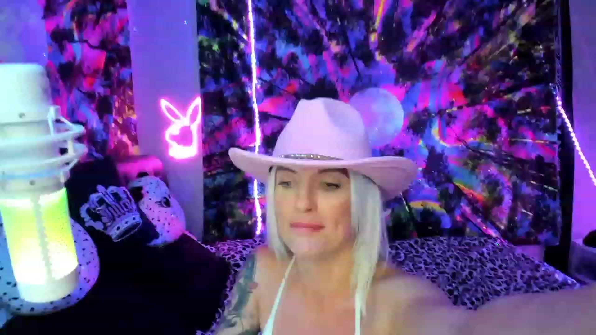 Gallery image thumbnail from Xo_belle's myfreecams stream on, 09/03/2023, 07:09 image 14 of 20