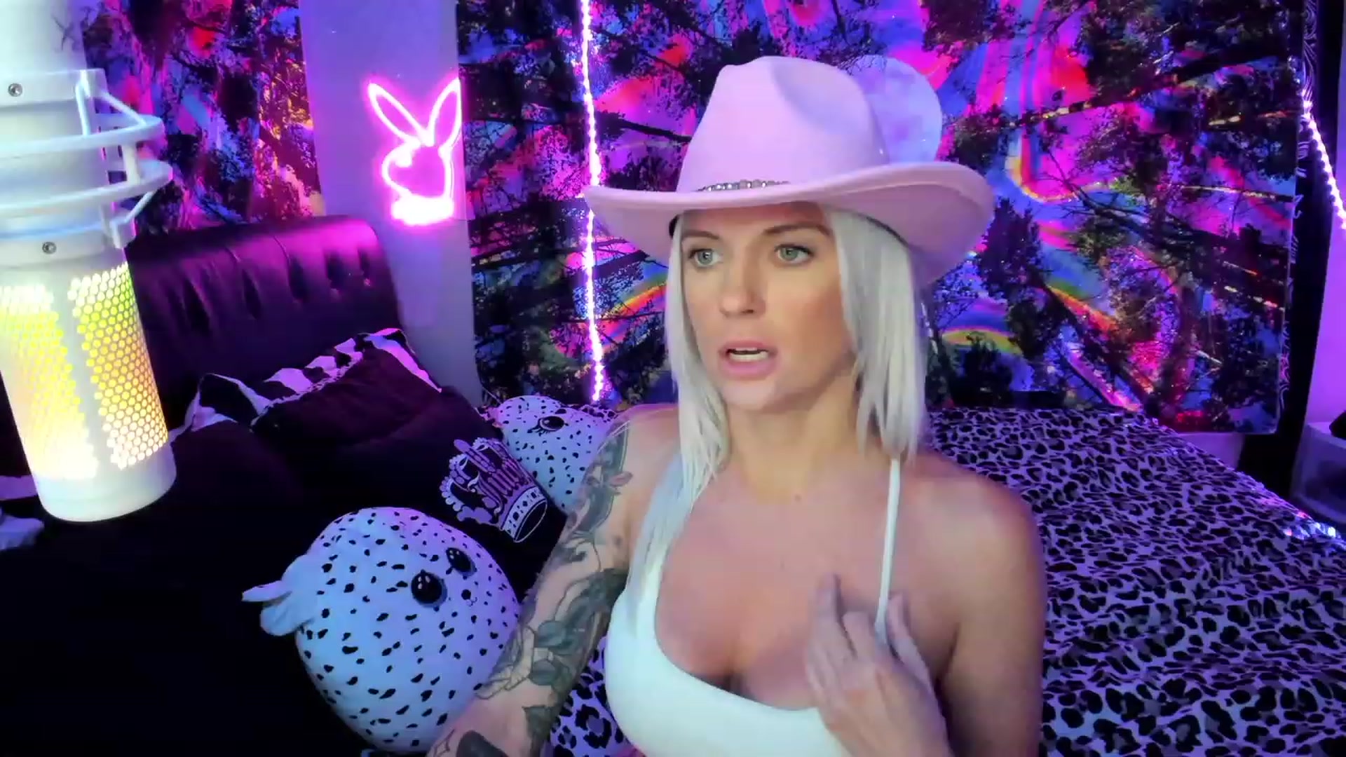 Gallery image thumbnail from Xo_belle's myfreecams stream on, 09/03/2023, 07:09 image 4 of 20