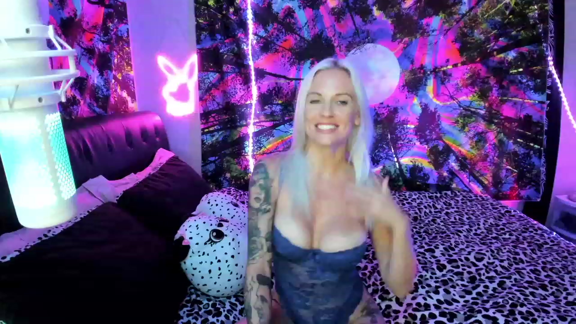 Gallery image thumbnail from Xo_belle's myfreecams stream on, 09/11/2023, 03:21 image 17 of 20