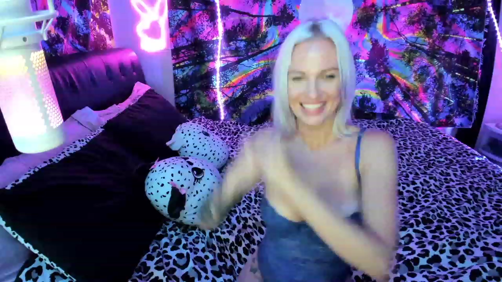 Gallery image thumbnail from Xo_belle's myfreecams stream on, 09/11/2023, 04:41 image 15 of 20