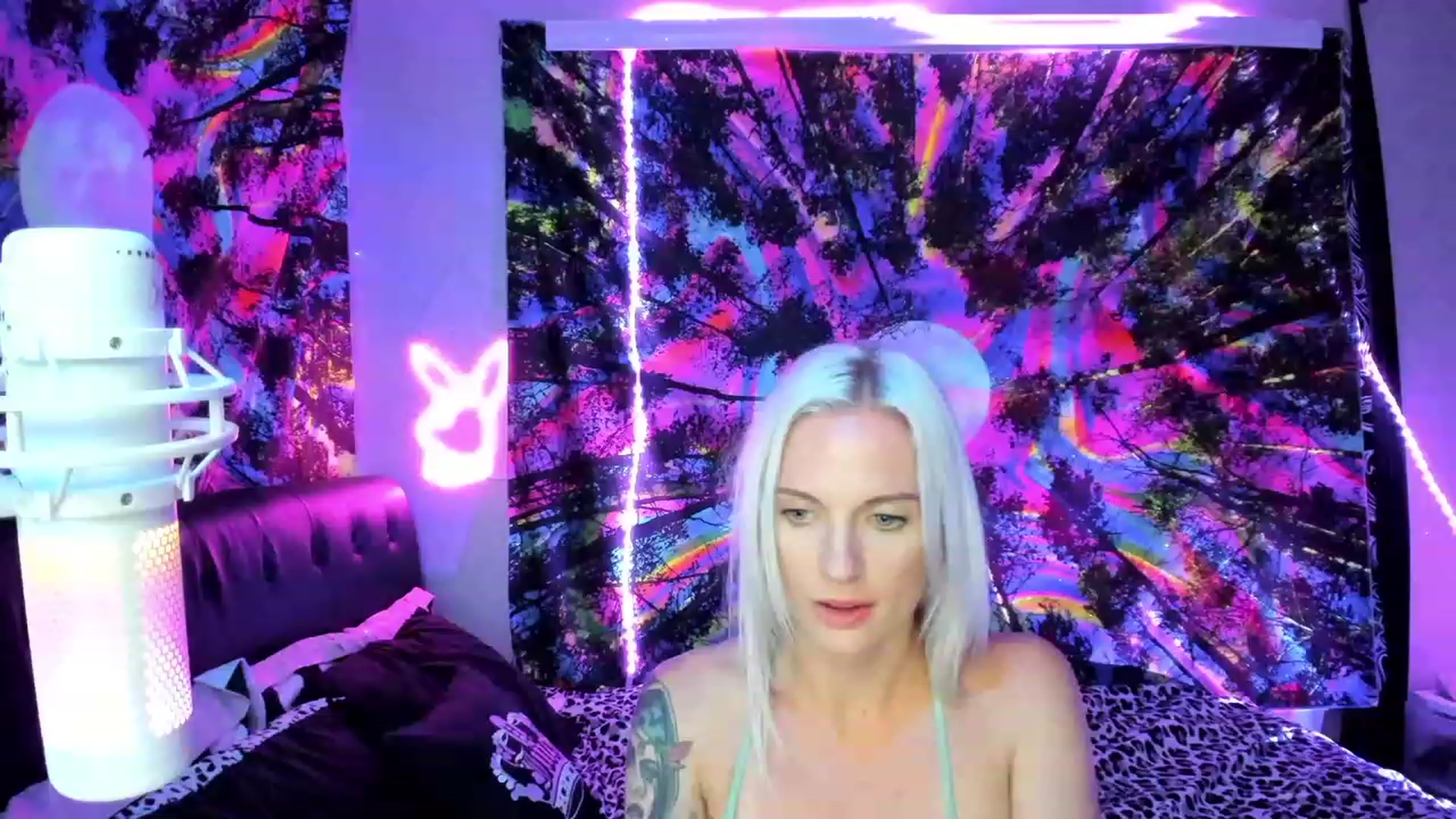 Gallery image thumbnail from Xo_belle's myfreecams stream on, 09/12/2023, 06:55 image 10 of 20