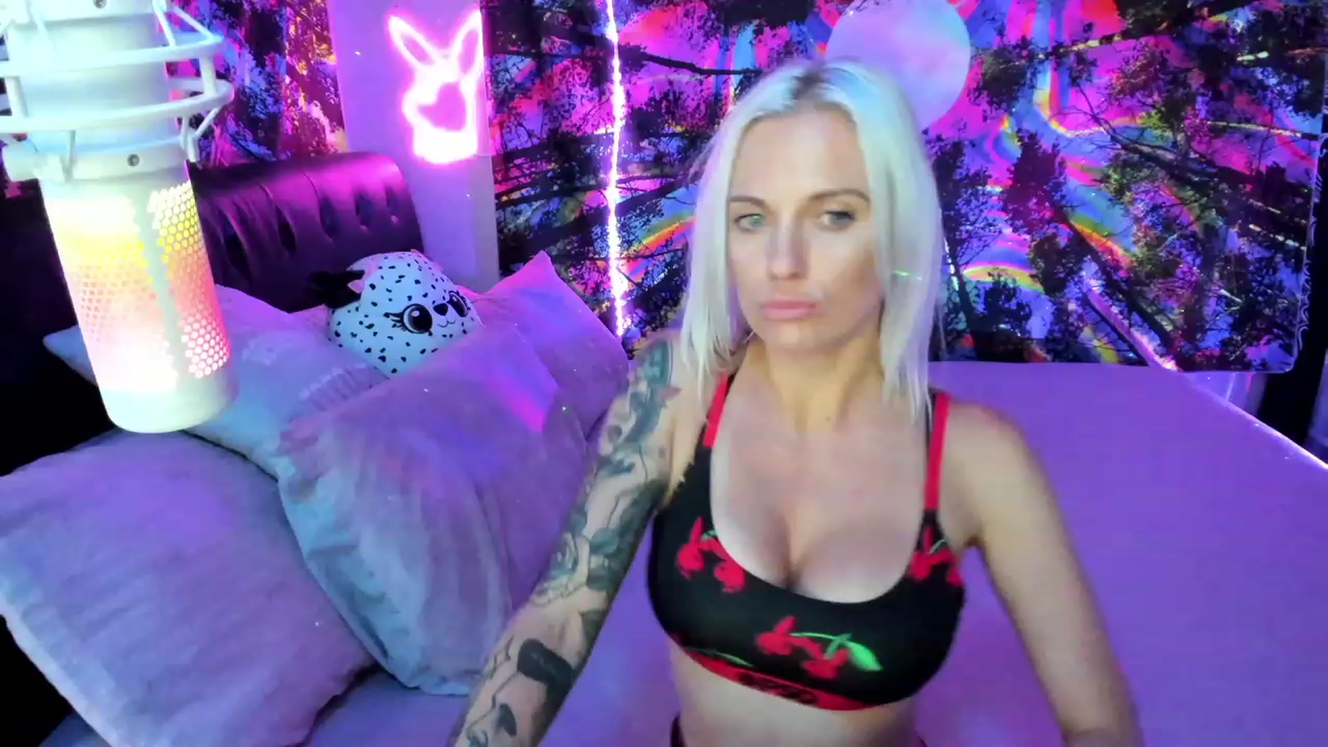 Gallery image thumbnail from Xo_belle's myfreecams stream on, 09/13/2023, 07:49 image 13 of 20