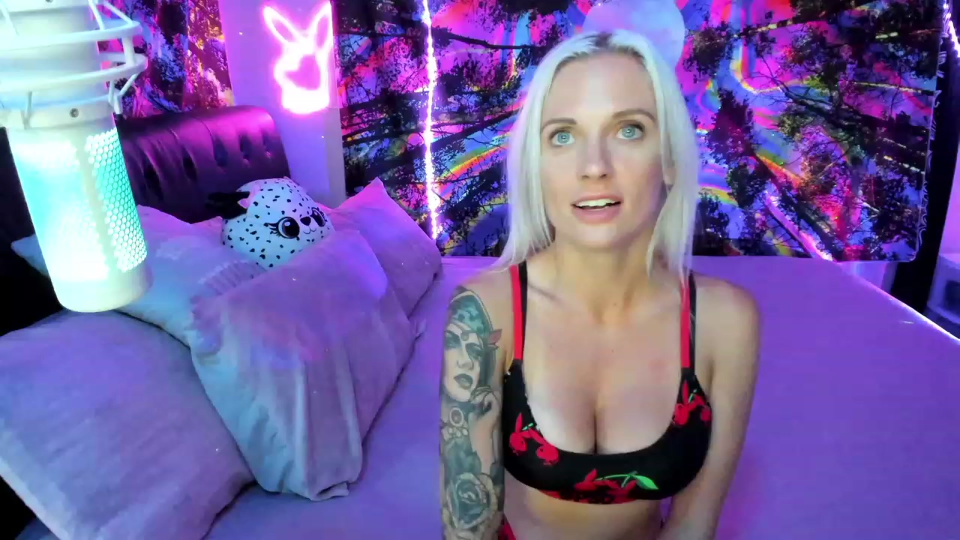 Gallery image thumbnail from Xo_belle's myfreecams stream on, 09/13/2023, 09:07 image 15 of 20