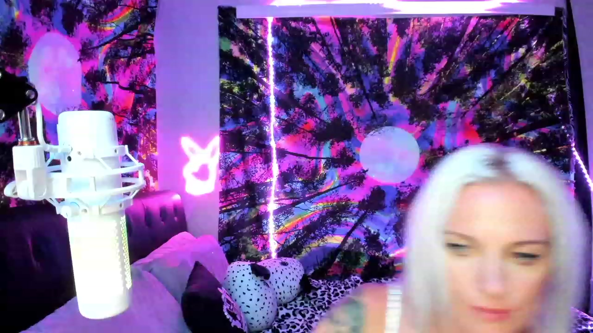 Gallery image thumbnail from Xo_belle's myfreecams stream on, 09/15/2023, 05:30 image 15 of 20