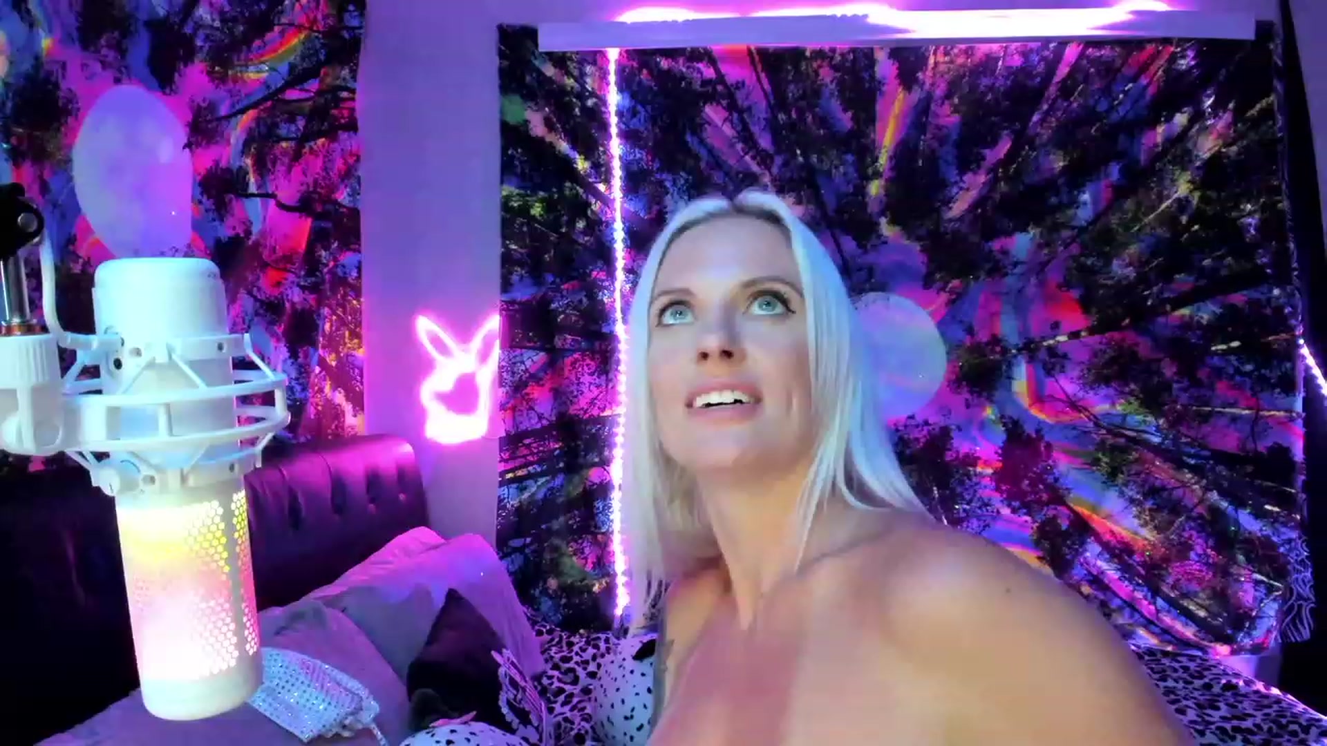 Gallery image thumbnail from Xo_belle's myfreecams stream on, 09/15/2023, 05:30 image 9 of 20