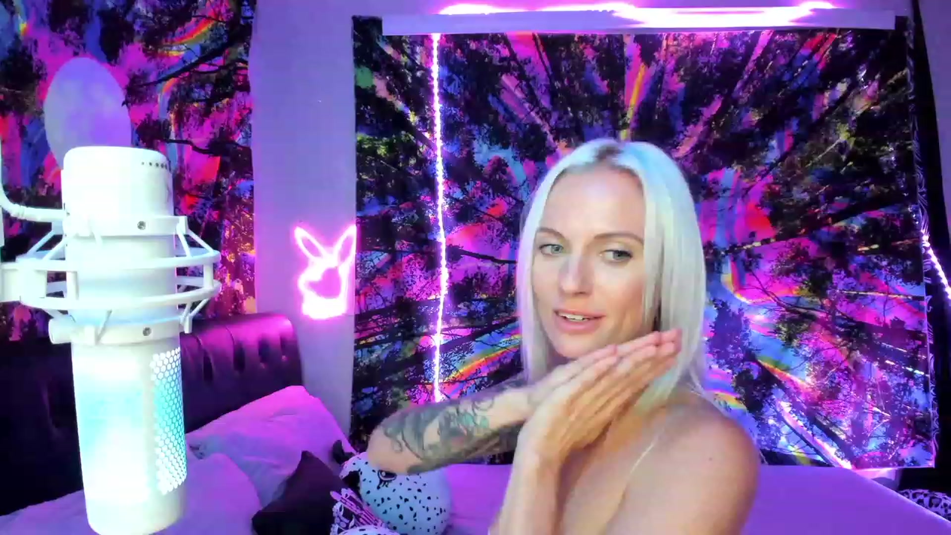 Gallery image thumbnail from Xo_belle's myfreecams stream on, 09/19/2023, 07:37 image 7 of 20