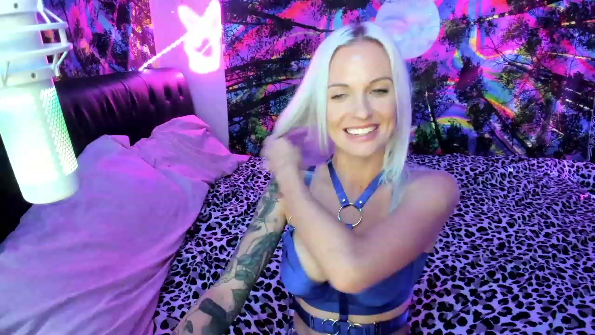 Gallery image thumbnail from Xo_belle's myfreecams stream on, 09/23/2023, 01:39 image 1 of 20