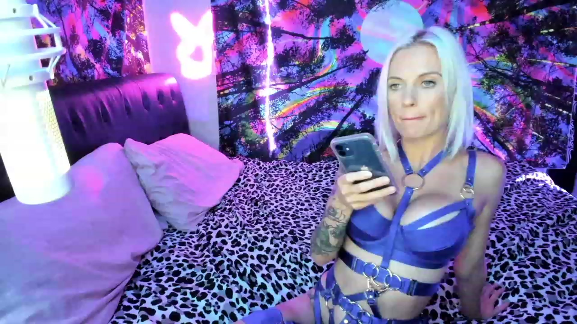 Gallery image thumbnail from Xo_belle's myfreecams stream on, 09/23/2023, 05:03 image 18 of 20