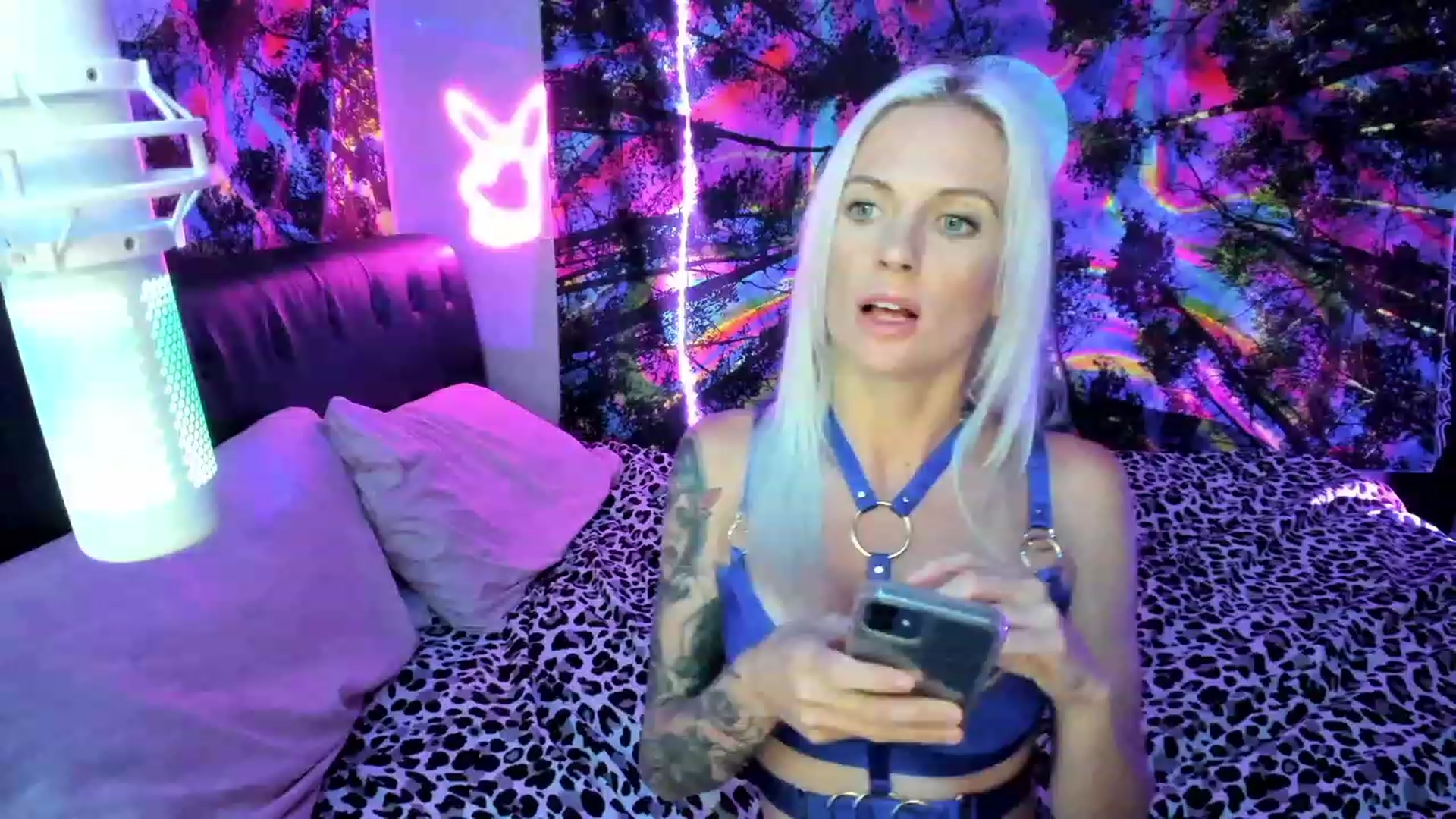 Gallery image thumbnail from Xo_belle's myfreecams stream on, 09/23/2023, 05:03 image 14 of 20