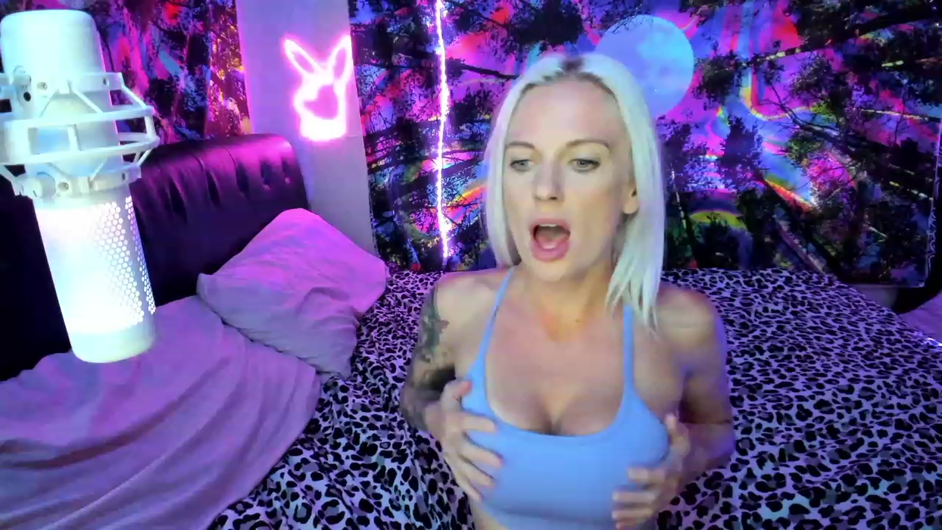Gallery image thumbnail from Xo_belle's myfreecams stream on, 09/24/2023, 05:23 image 18 of 20