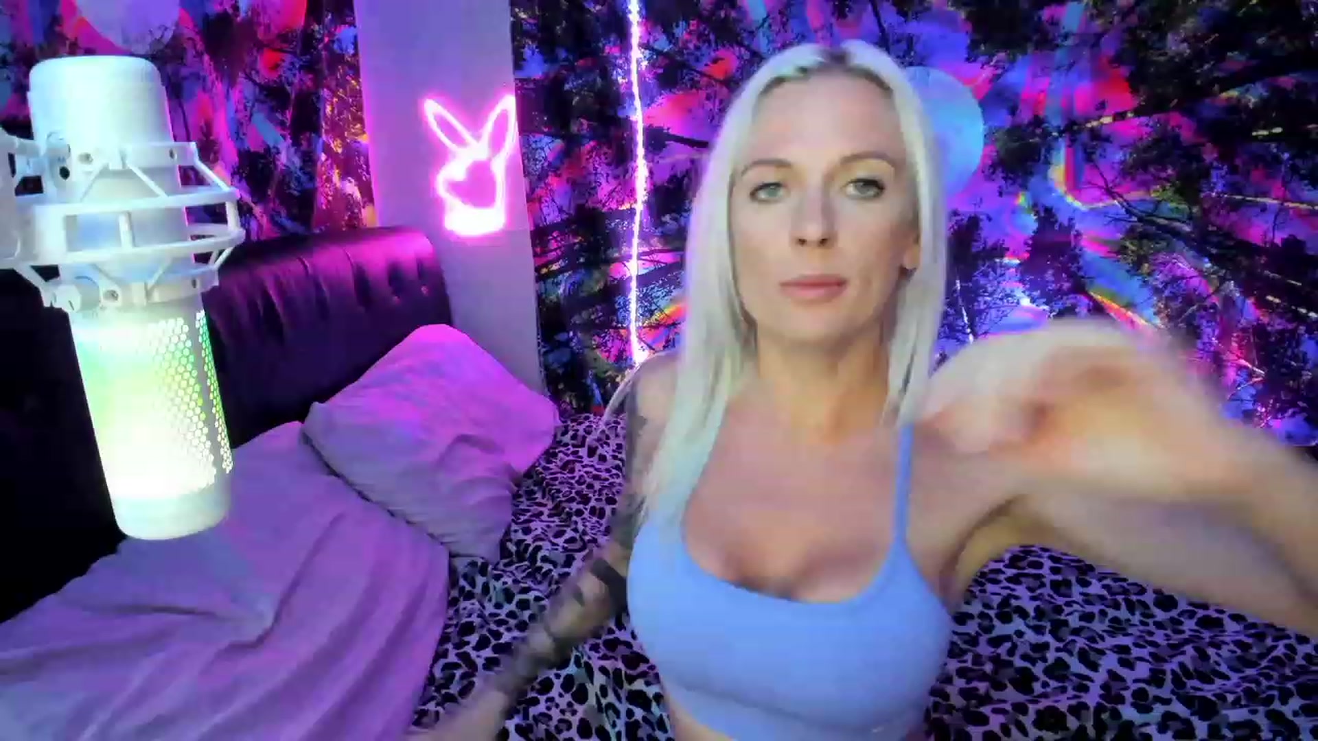 Gallery image thumbnail from Xo_belle's myfreecams stream on, 09/24/2023, 05:23 image 5 of 20