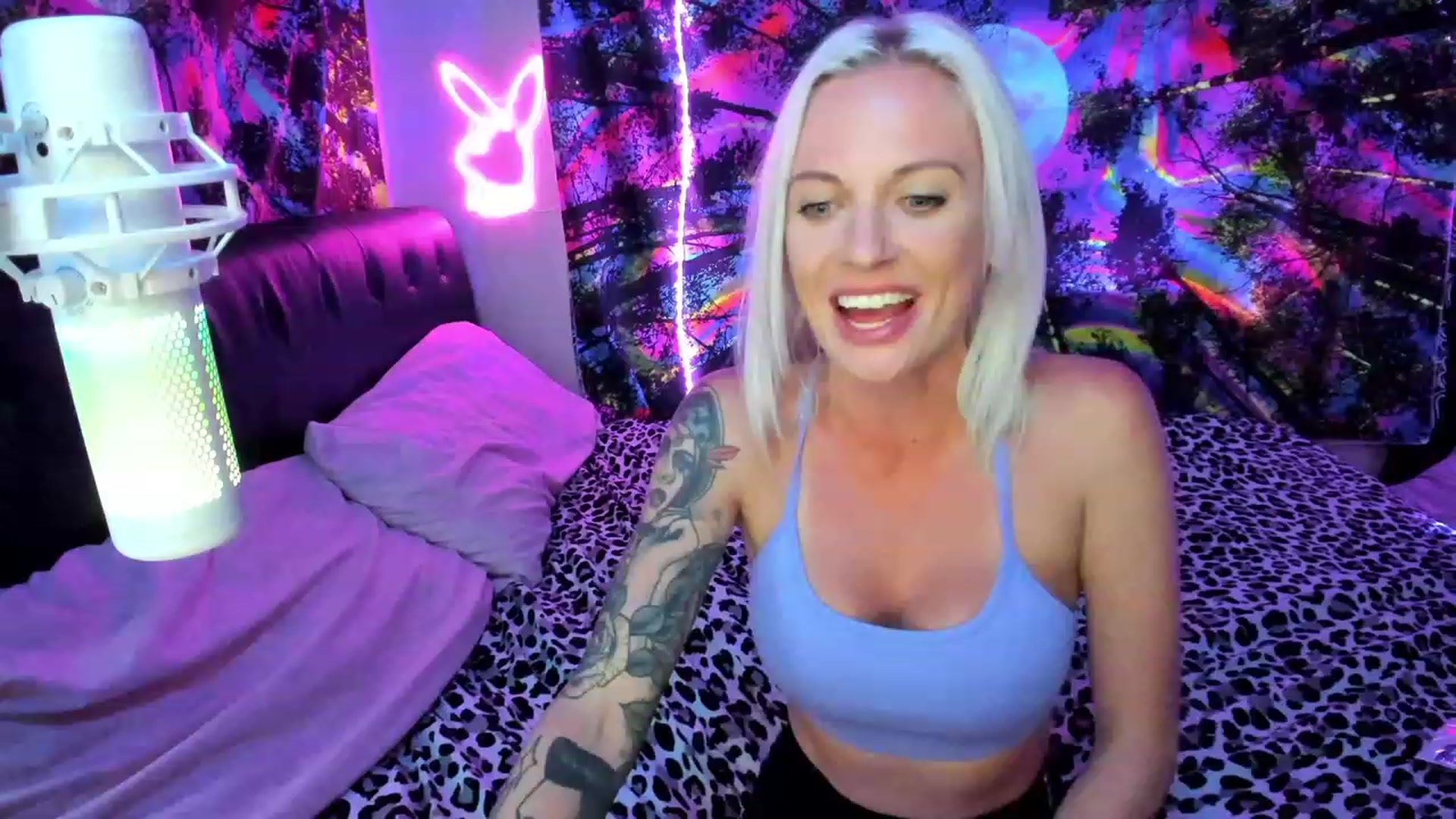 Gallery image thumbnail from Xo_belle's myfreecams stream on, 09/24/2023, 05:23 image 17 of 20
