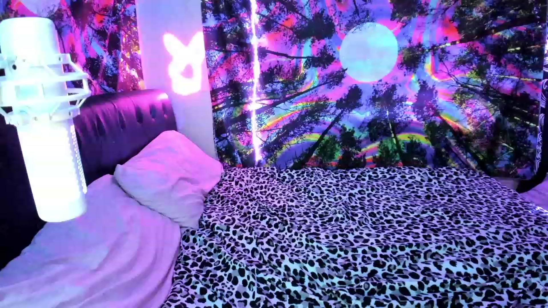 Gallery image thumbnail from Xo_belle's myfreecams stream on, 09/24/2023, 05:23 image 8 of 20