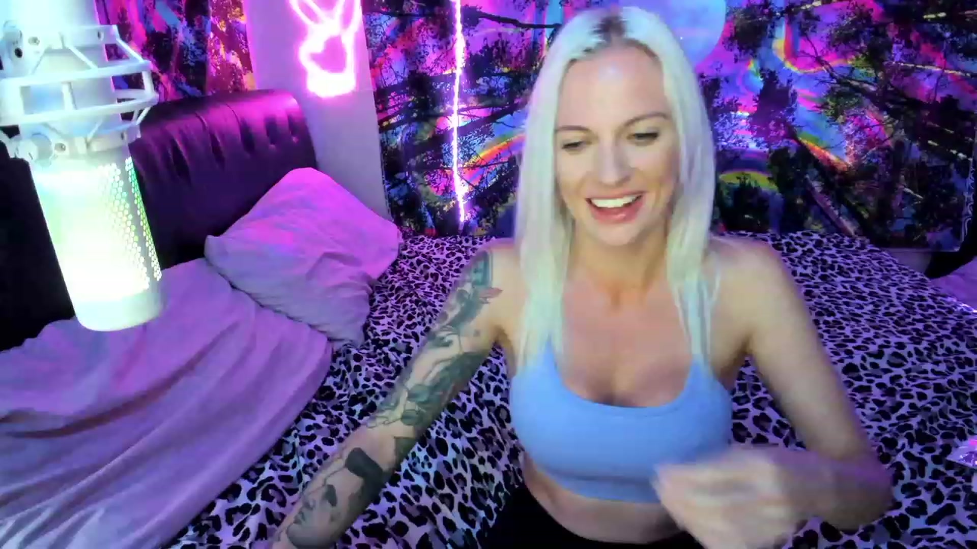 Gallery image thumbnail from Xo_belle's myfreecams stream on, 09/24/2023, 05:23 image 15 of 20