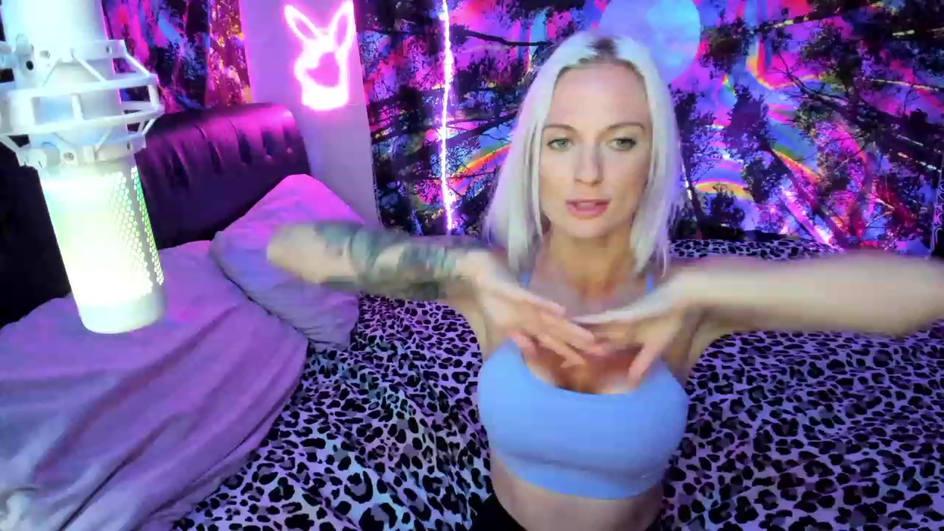 Gallery image thumbnail from Xo_belle's myfreecams stream on, 09/24/2023, 05:23 image 1 of 20