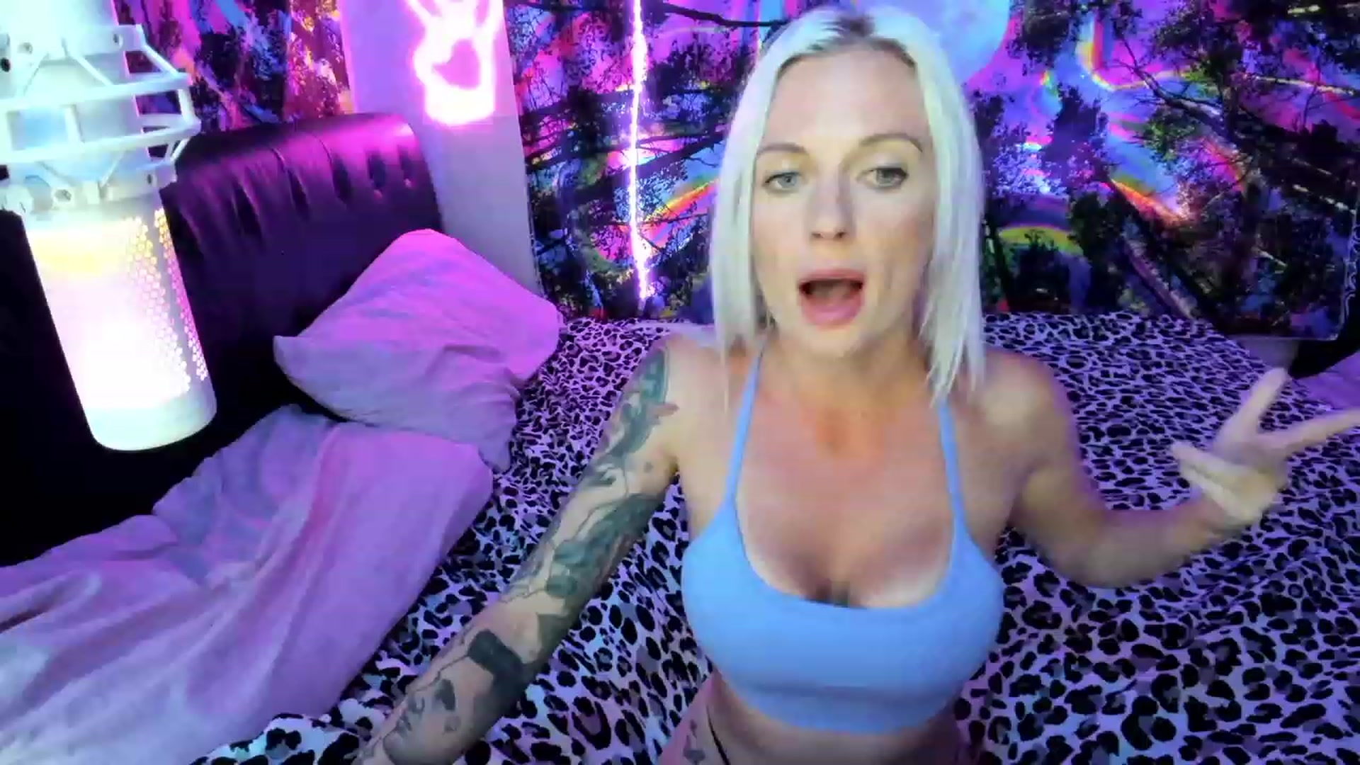 Gallery image thumbnail from Xo_belle's myfreecams stream on, 09/24/2023, 06:33 image 7 of 20