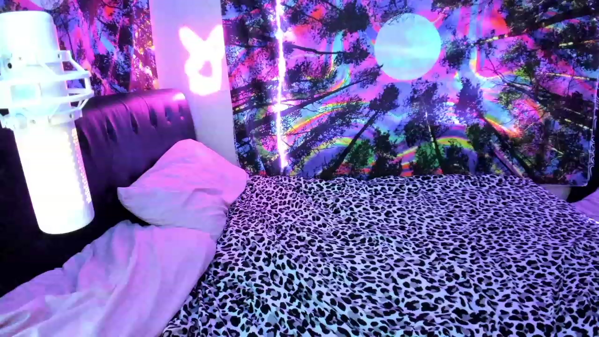 Gallery image thumbnail from Xo_belle's myfreecams stream on, 09/24/2023, 06:33 image 12 of 20